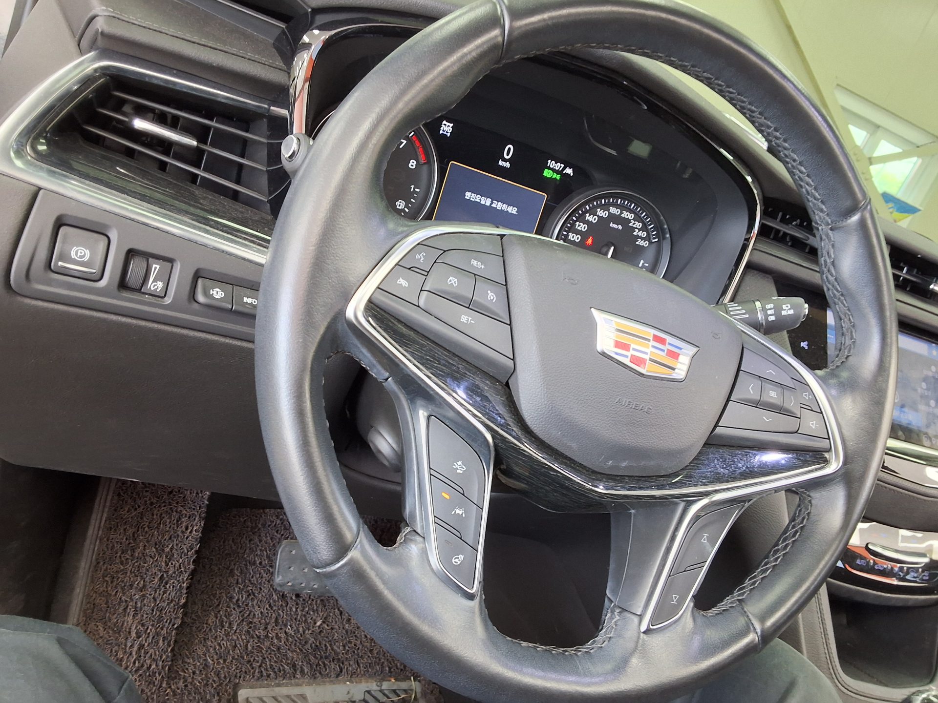 2020 - cadillac xt5