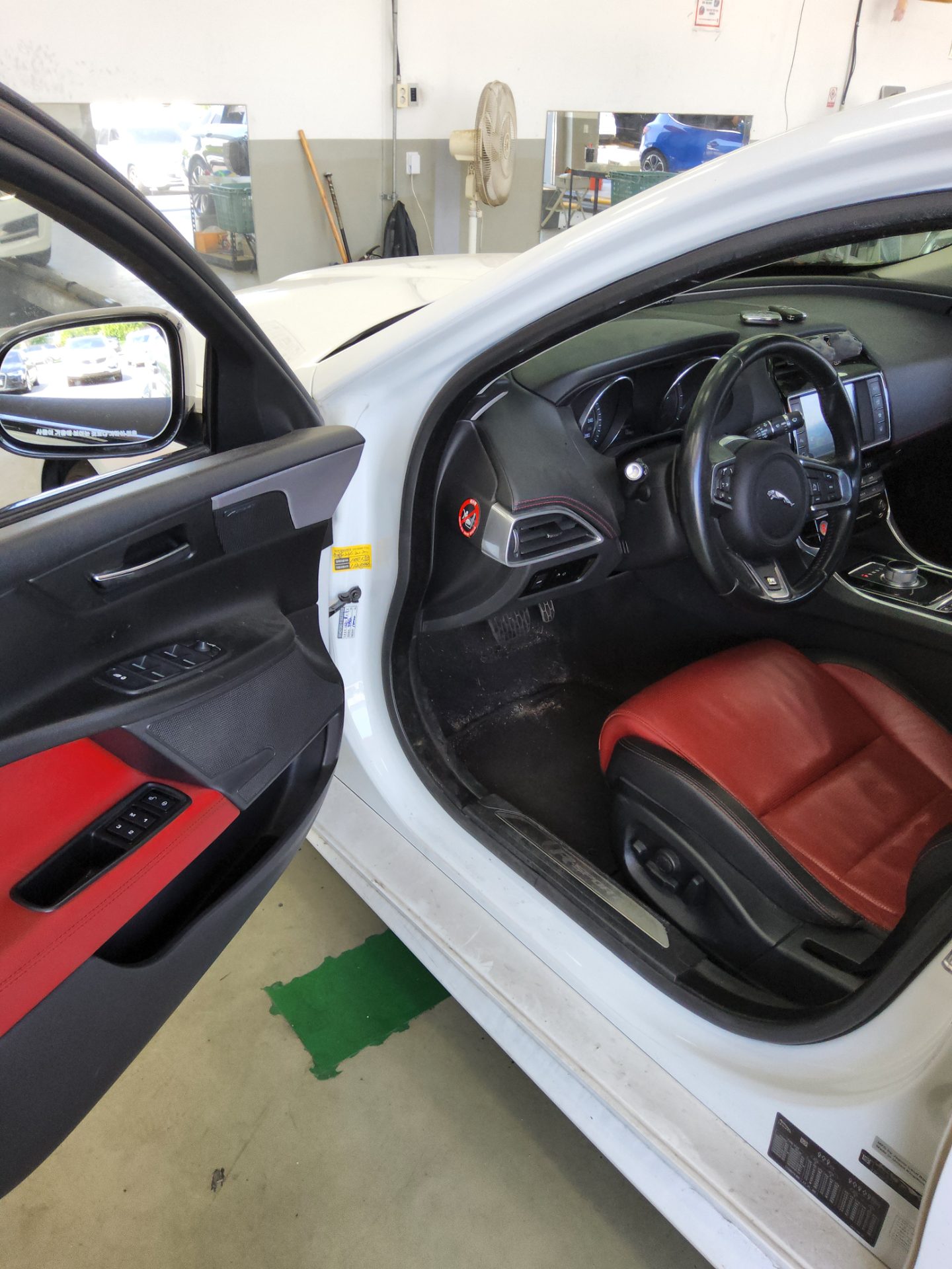 2016 - jaguar xe
