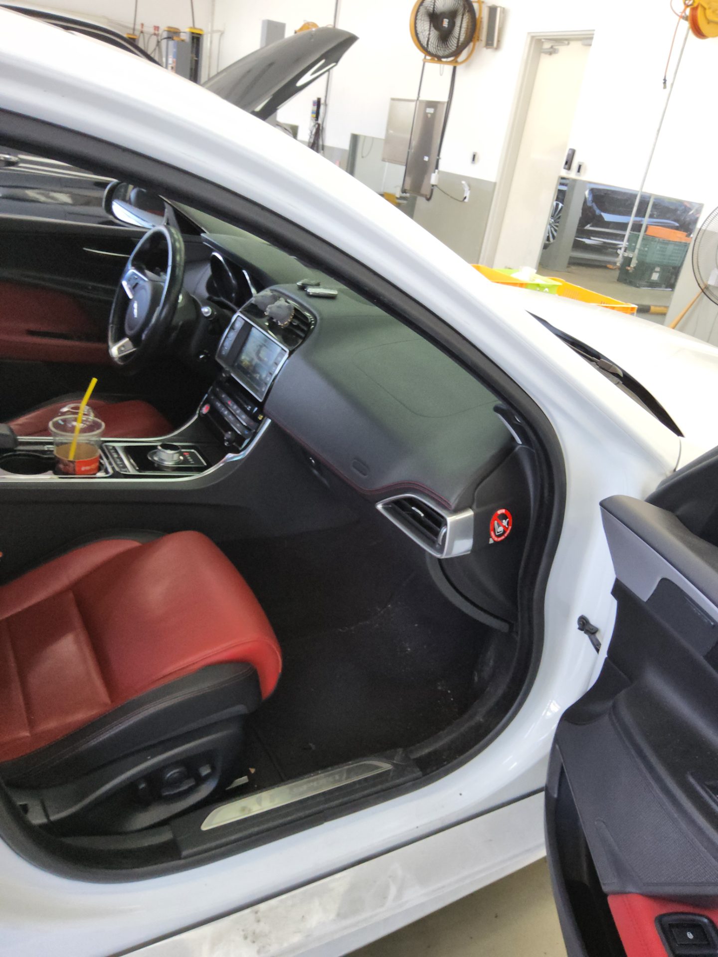 2016 - jaguar xe