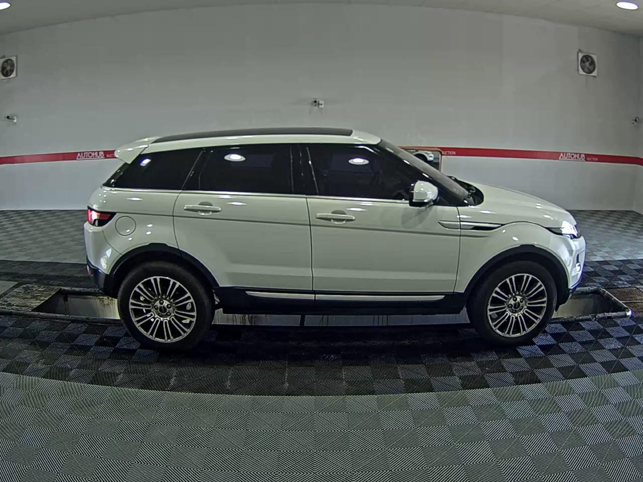 2012 - land rover range rover