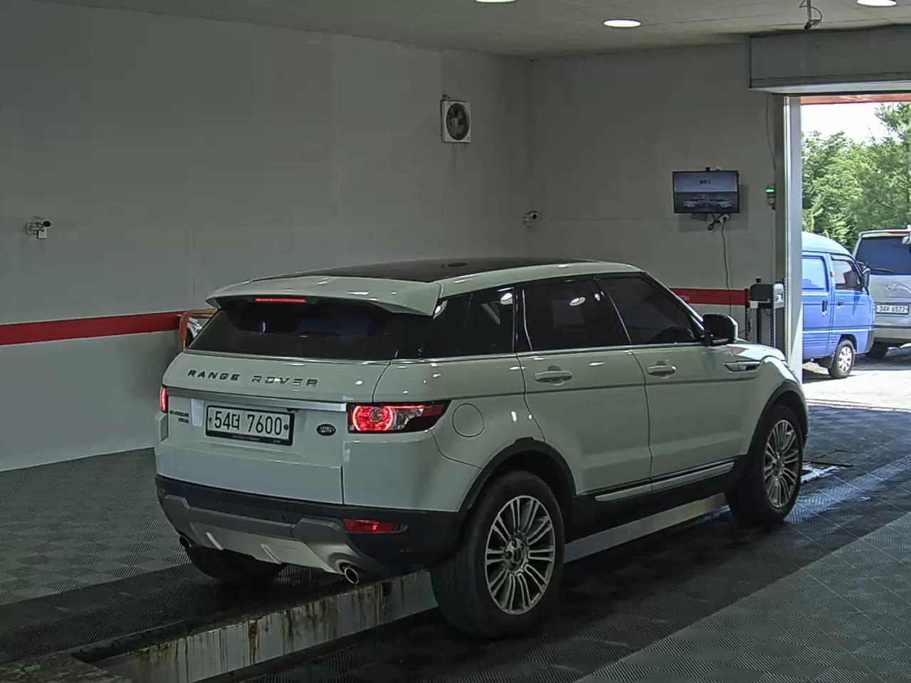 2012 - land rover range rover