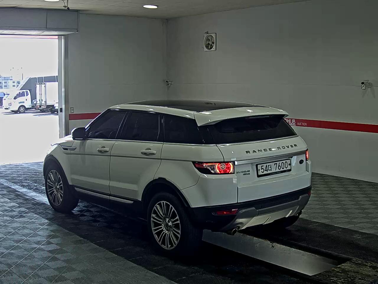 2012 - land rover range rover