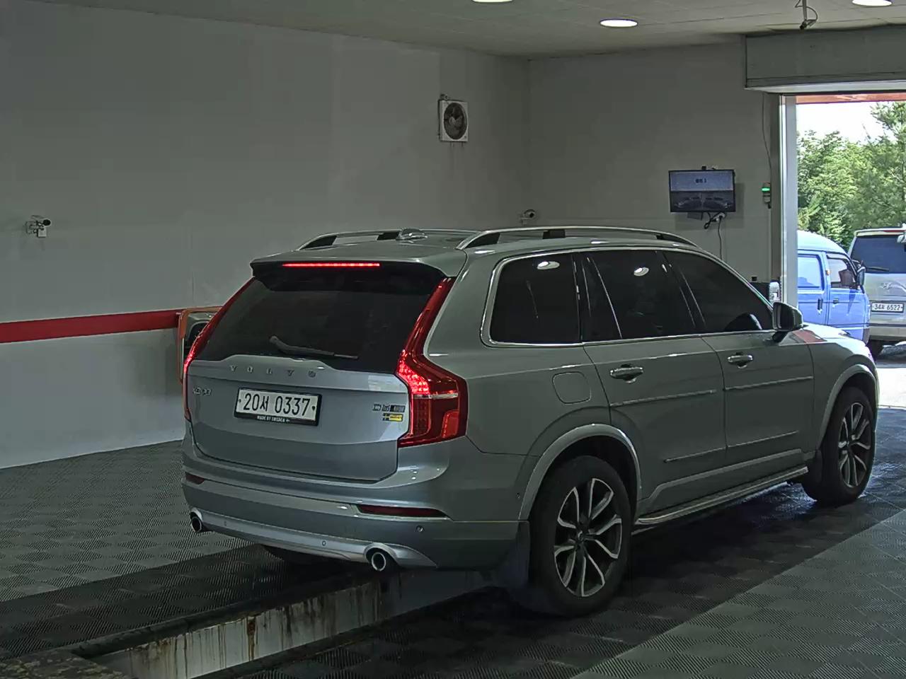 2017 - volvo xc90