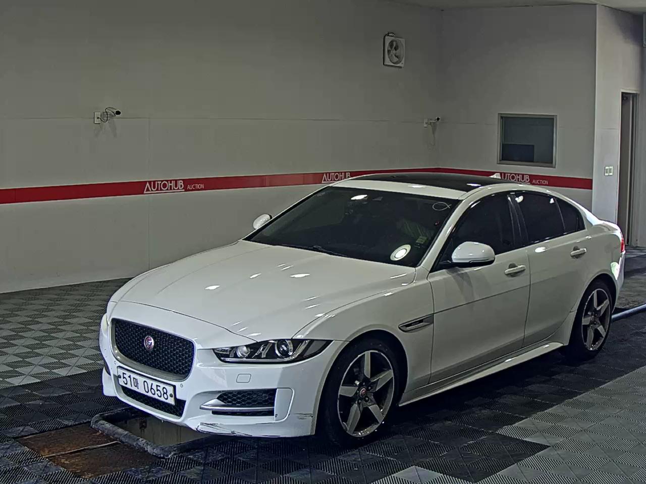 2016 - jaguar xe