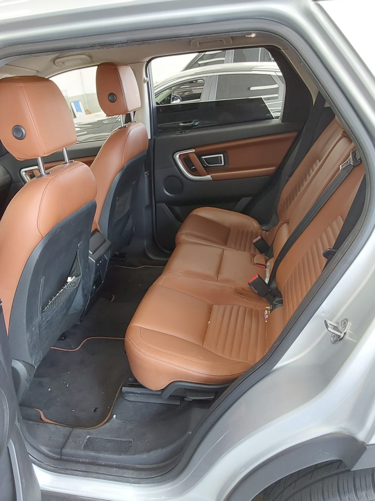 2016 - land rover discovery