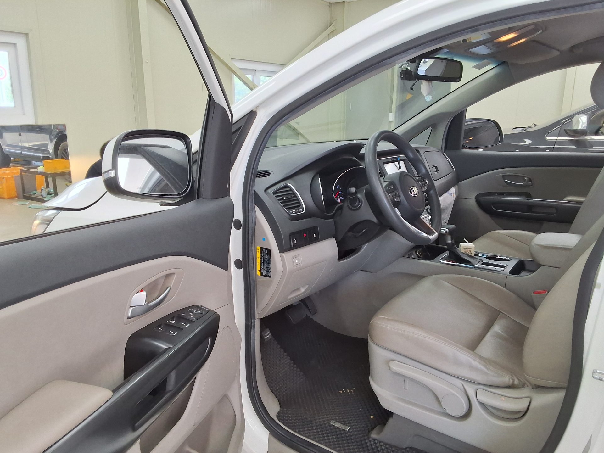 2020 - kia carnival