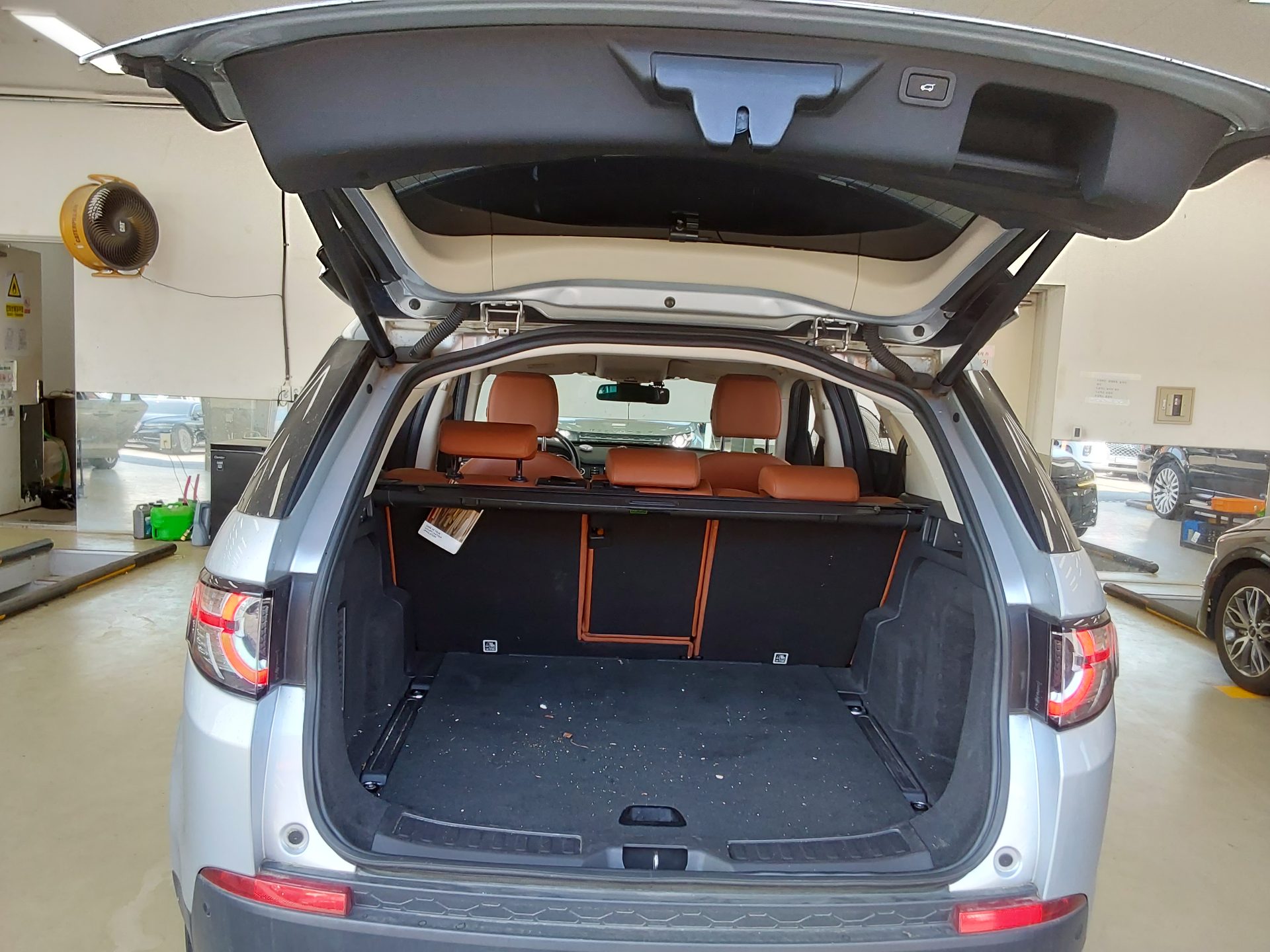 2016 - land rover discovery