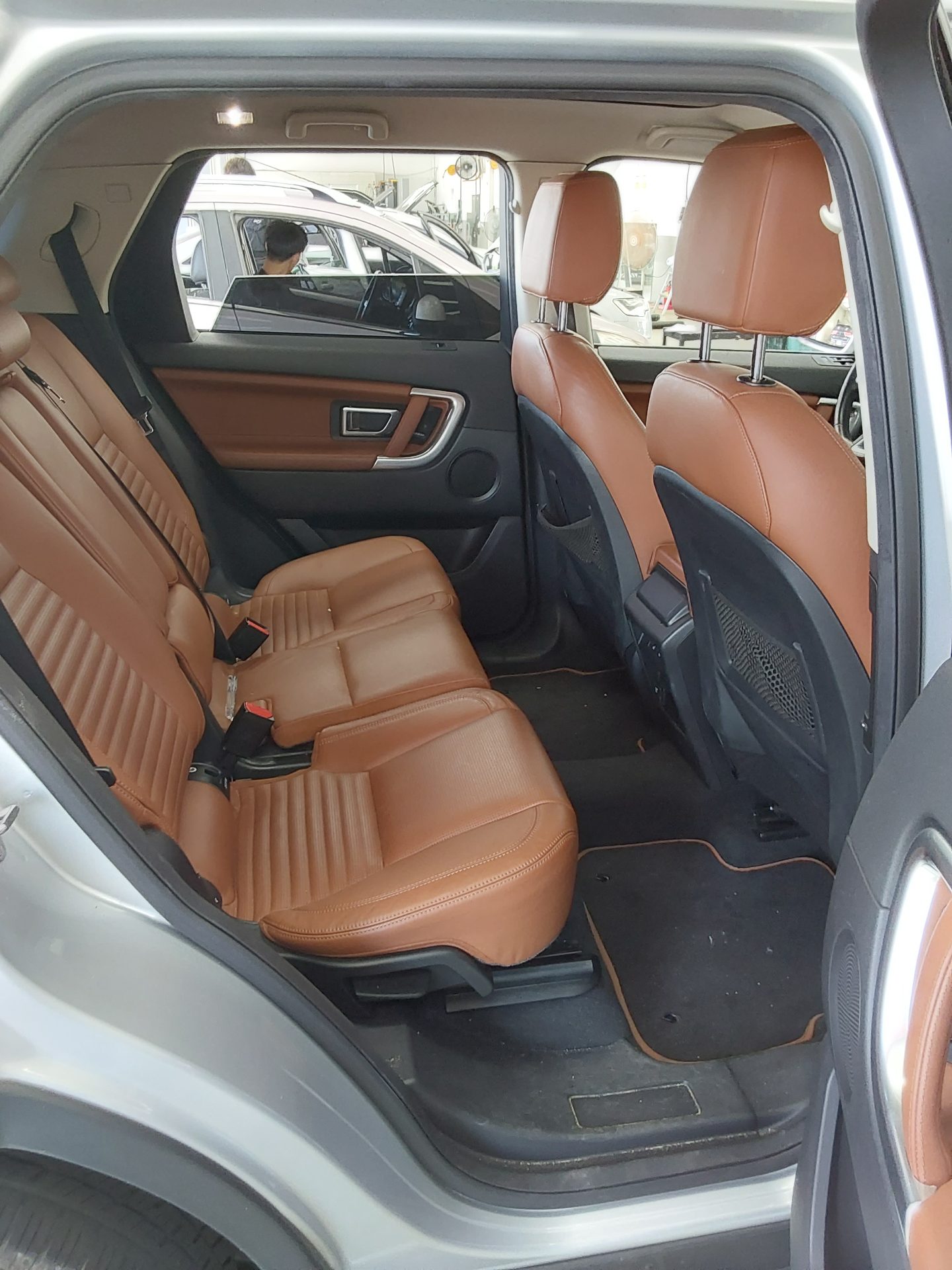 2016 - land rover discovery