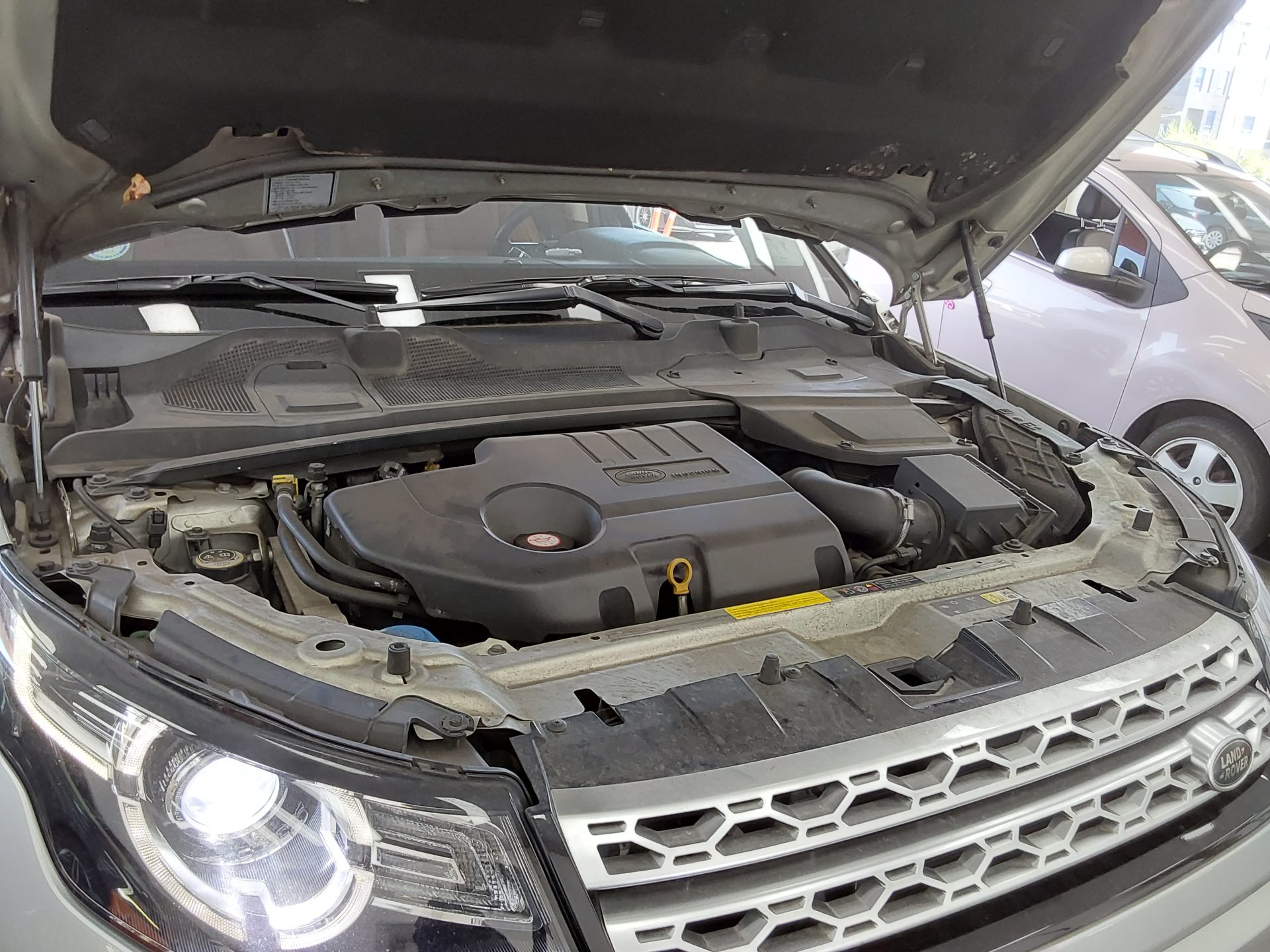 2016 - land rover discovery