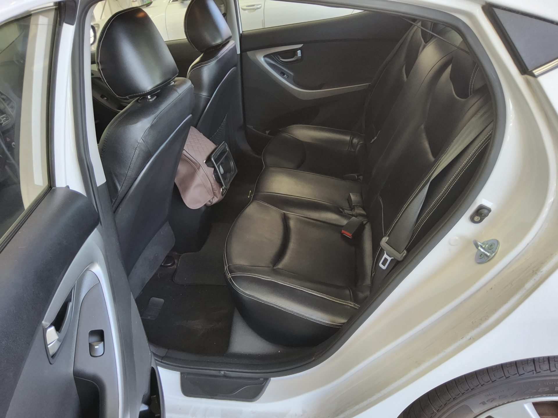 2014 - hyundai avante