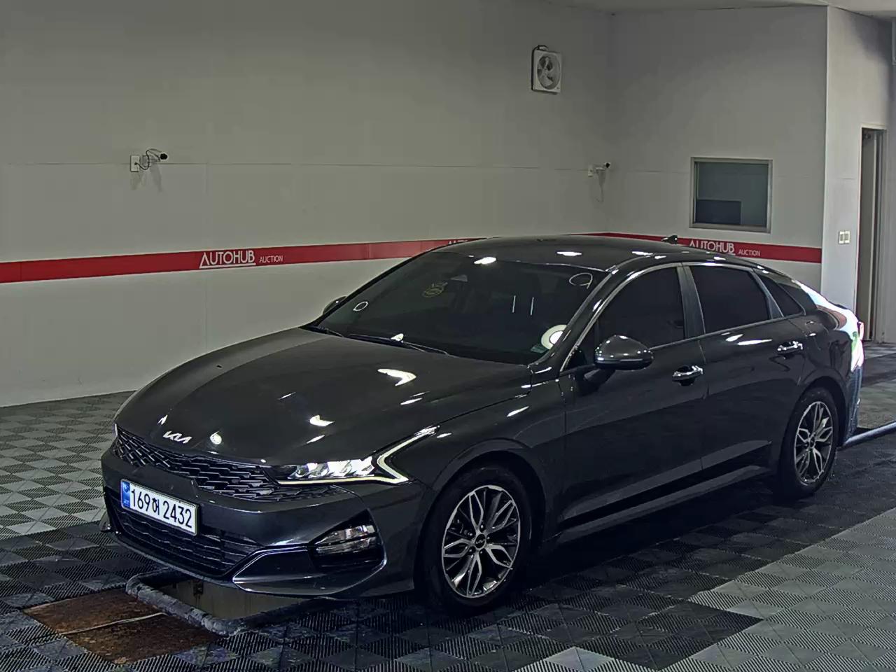 2022 - kia k5