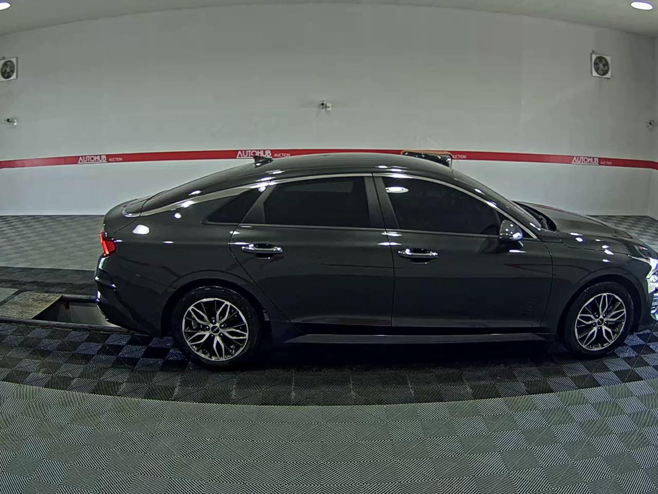 2022 - kia k5