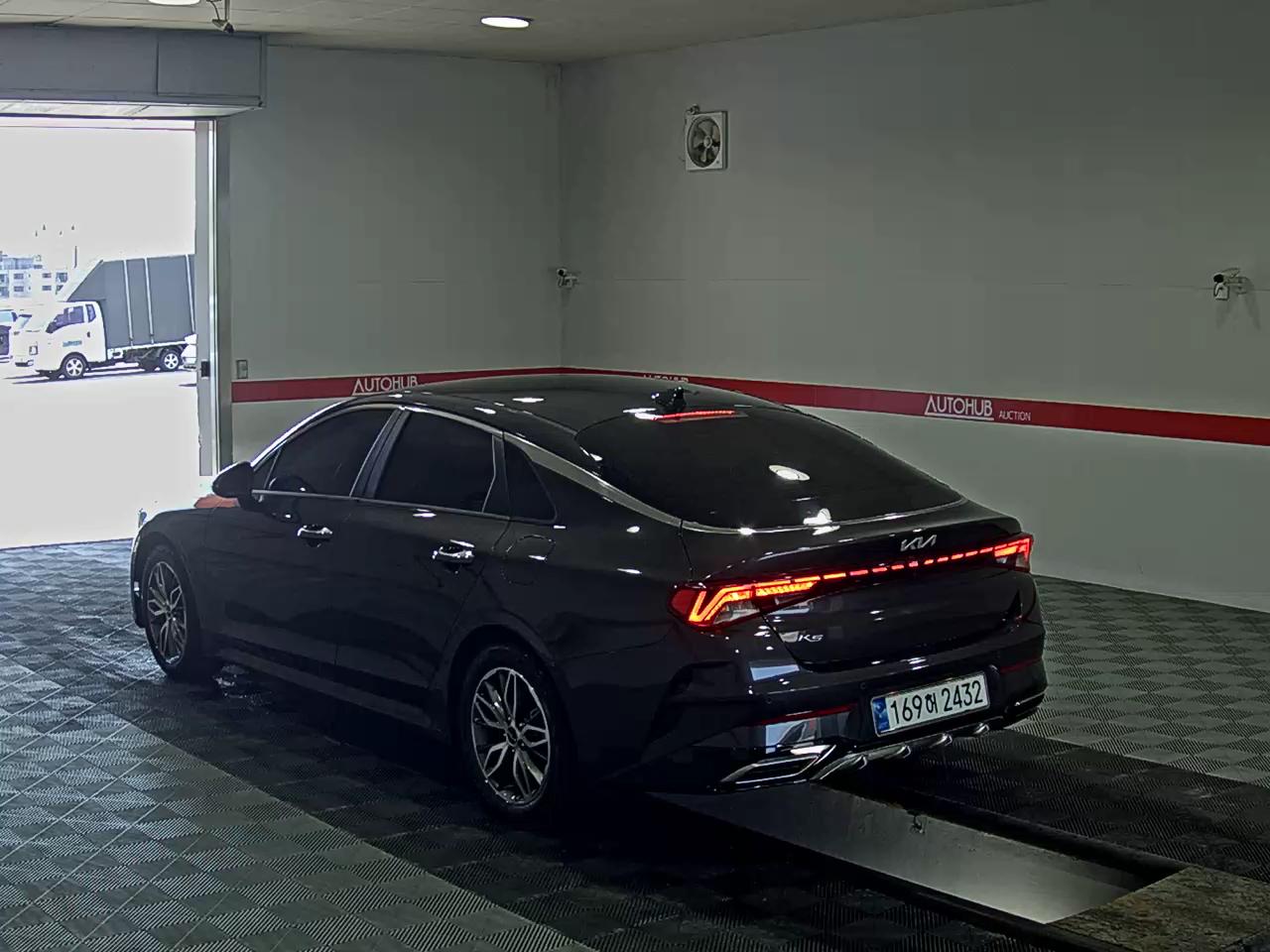 2022 - kia k5