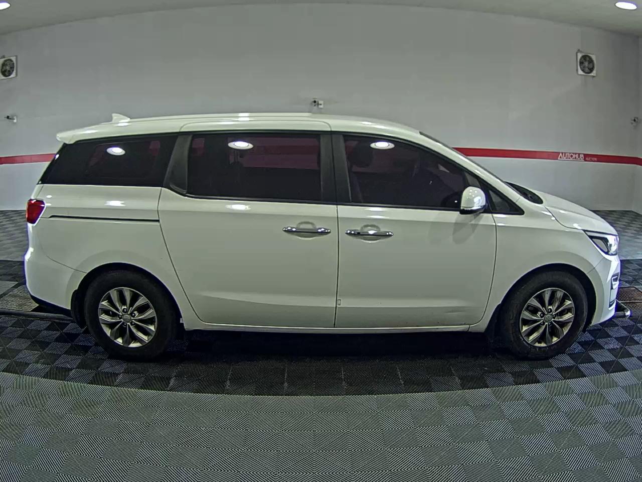 2020 - kia carnival