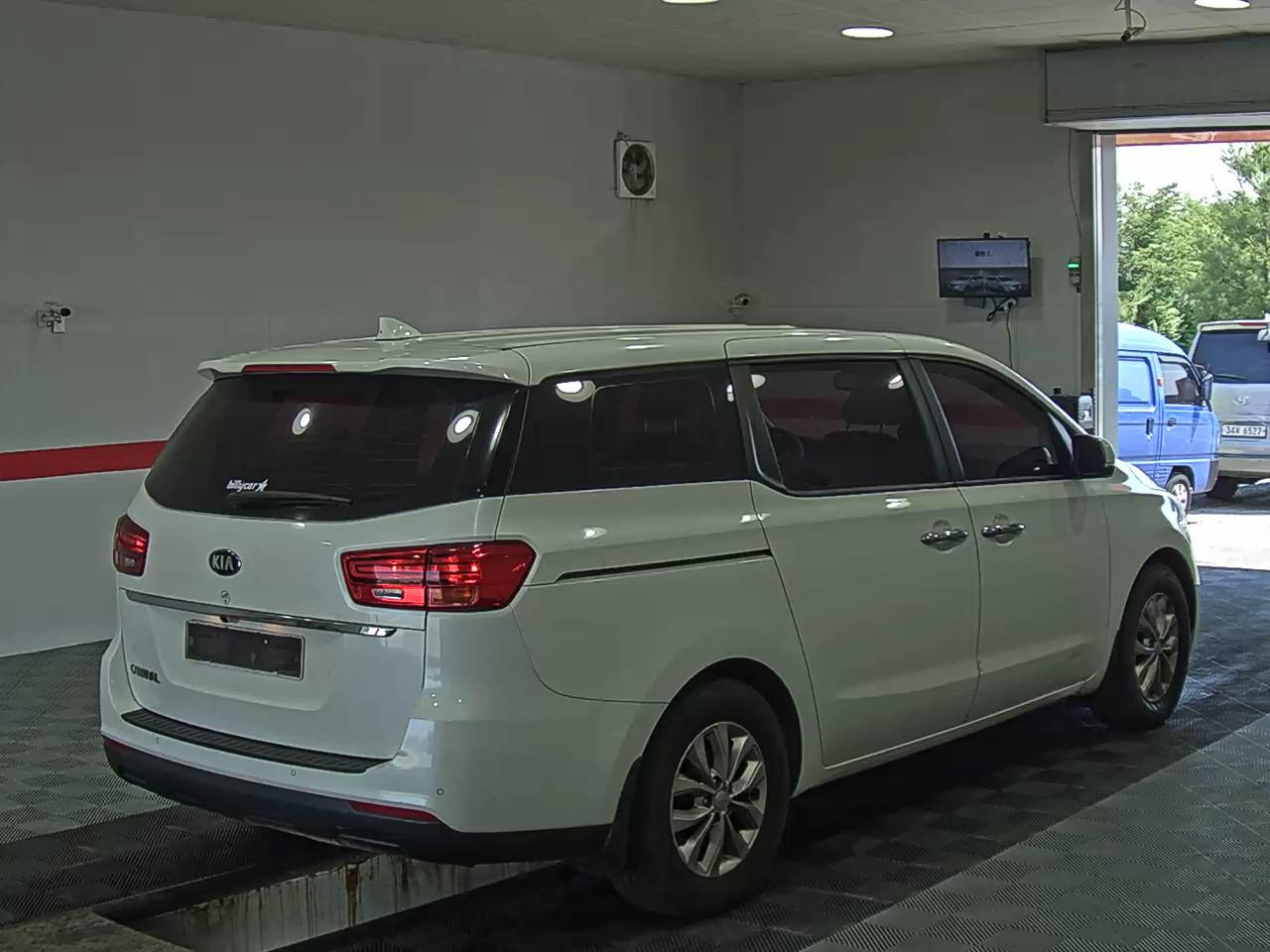 2020 - kia carnival