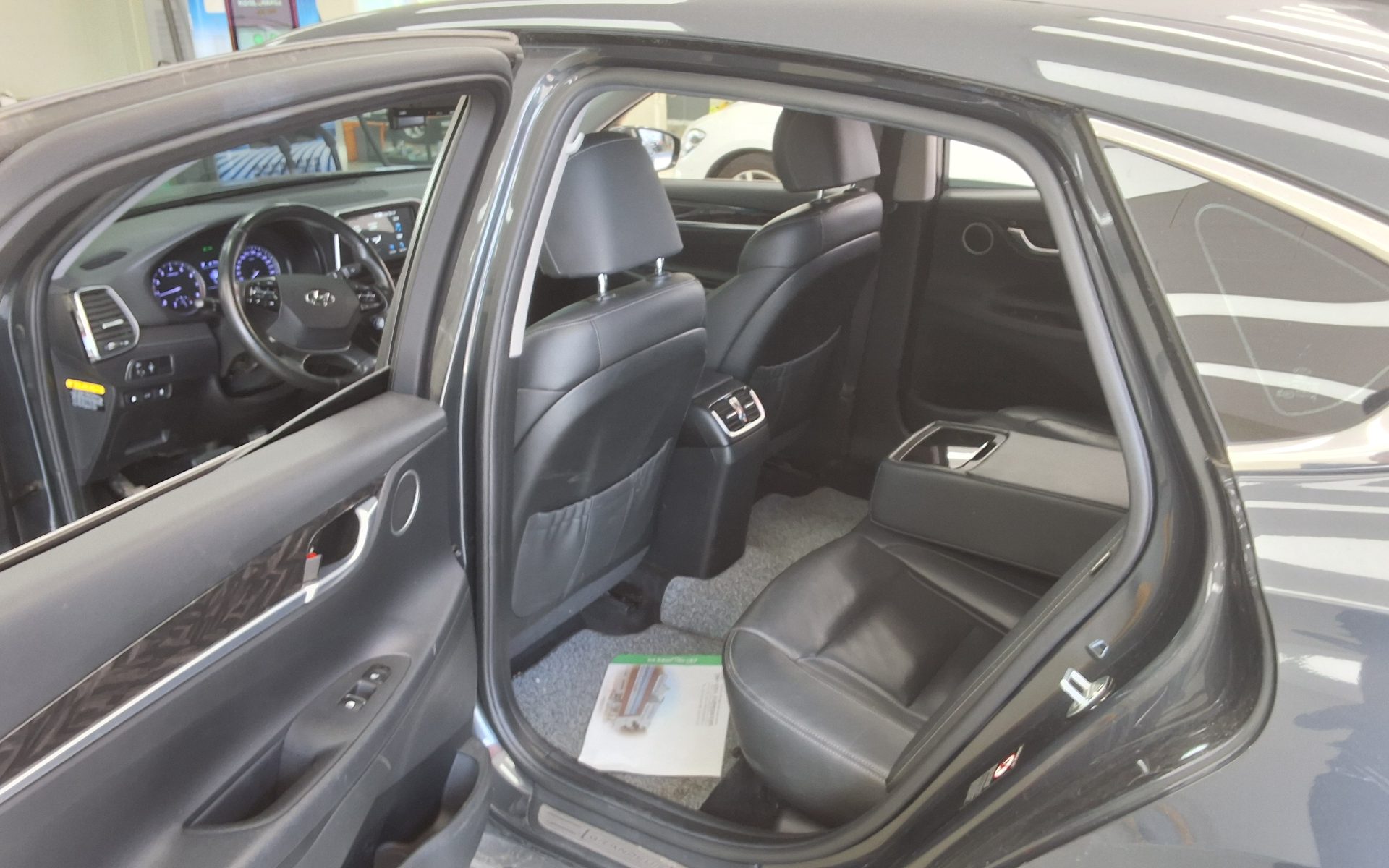 2018 - hyundai grandeur