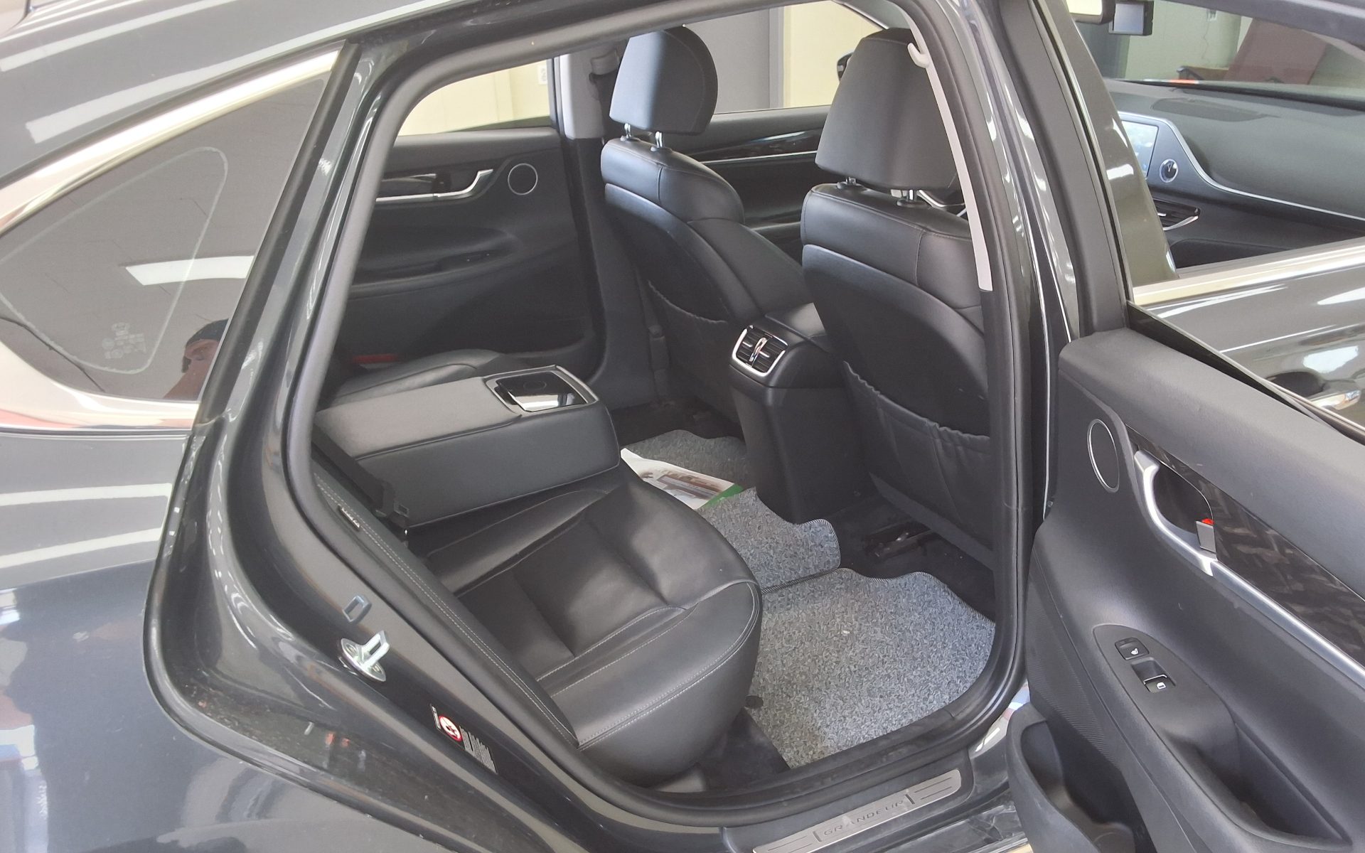 2018 - hyundai grandeur