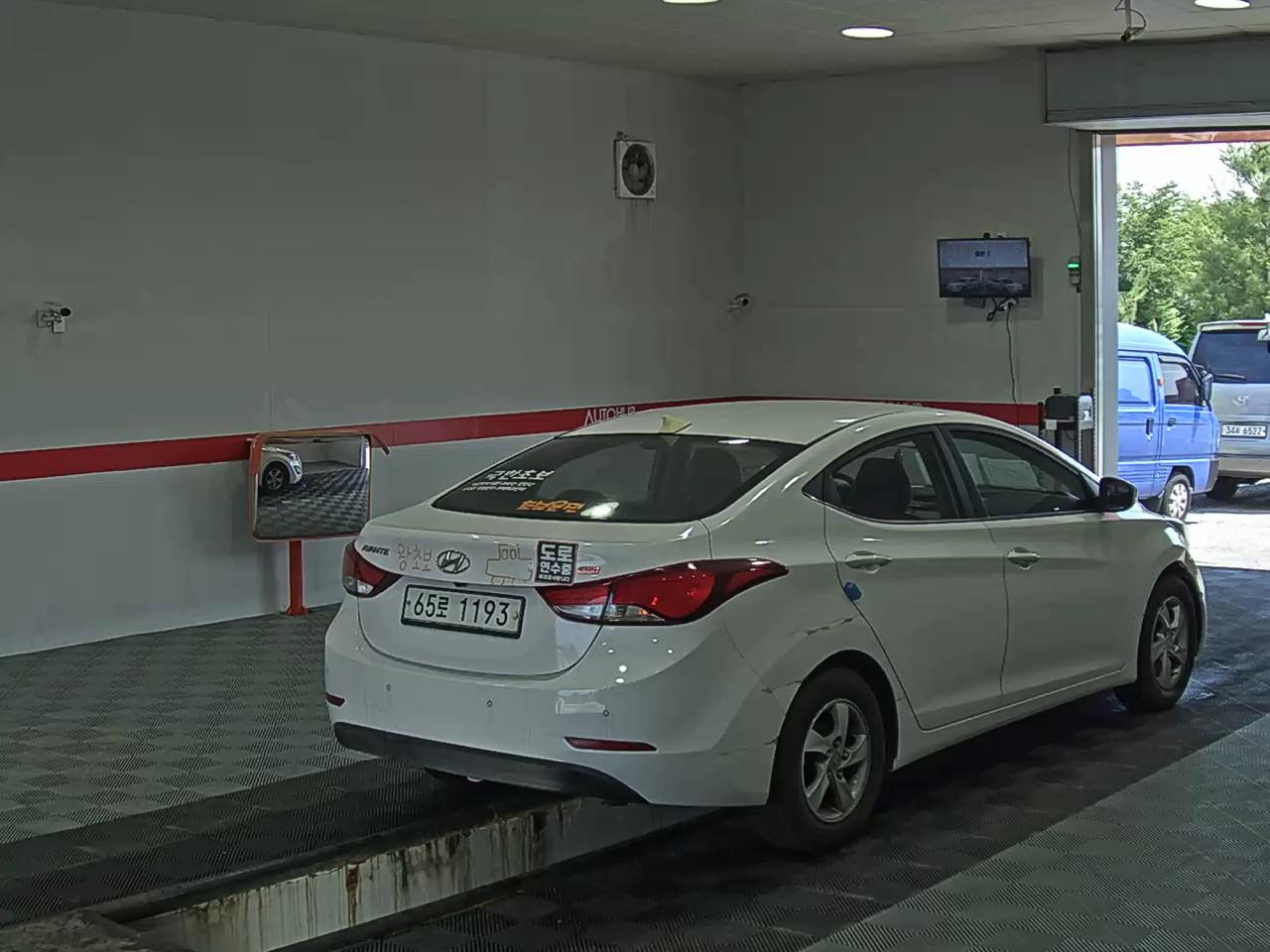 2014 - hyundai avante