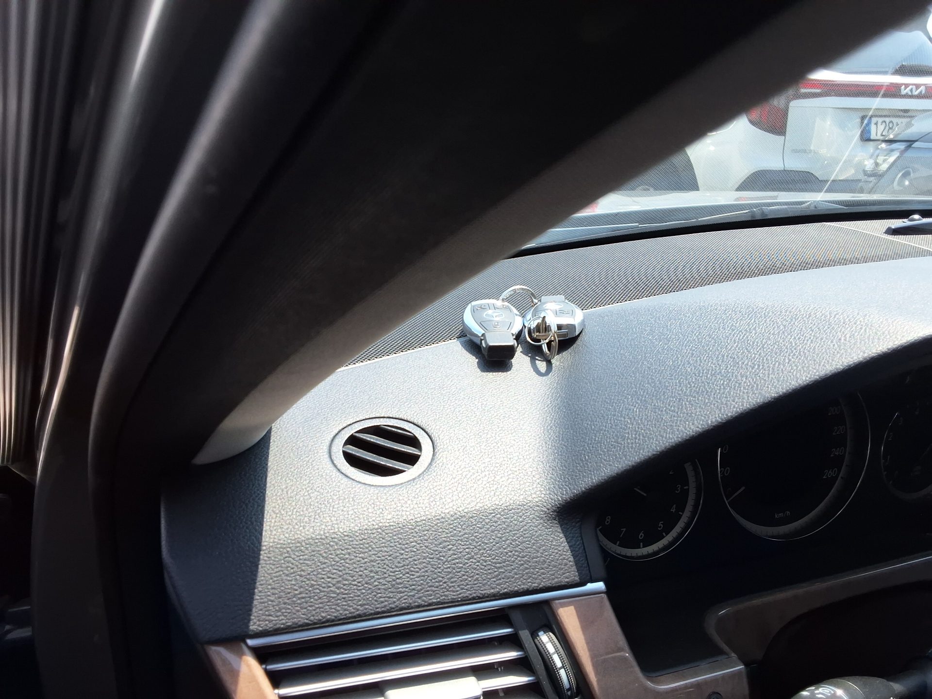 2012 - mercedes-benz e300