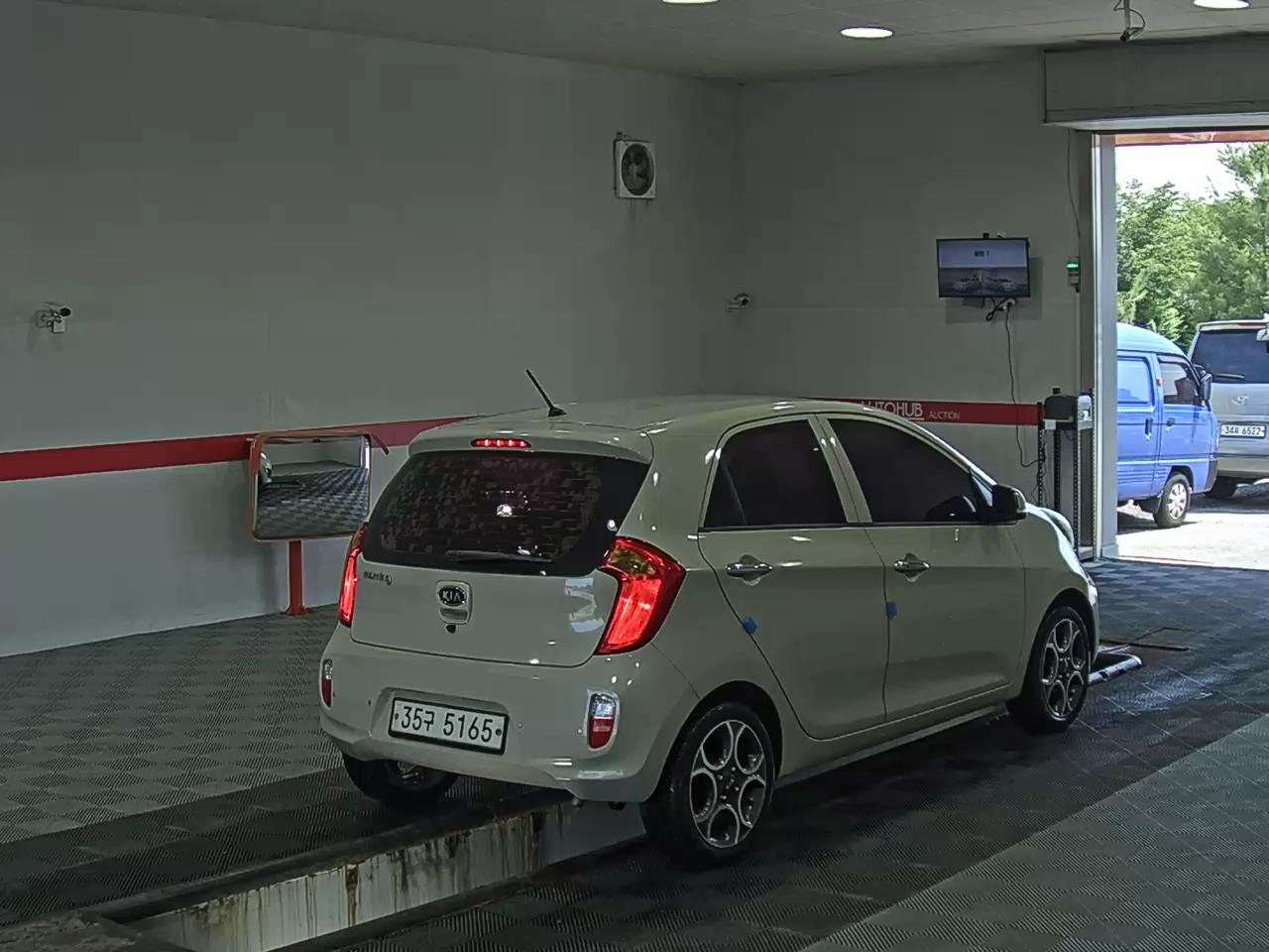 2012 - kia morning