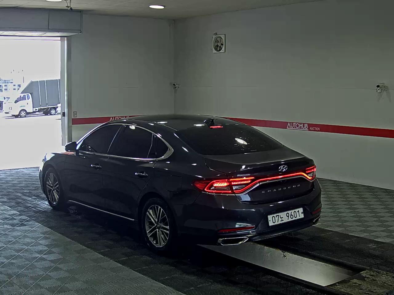 2018 - hyundai grandeur