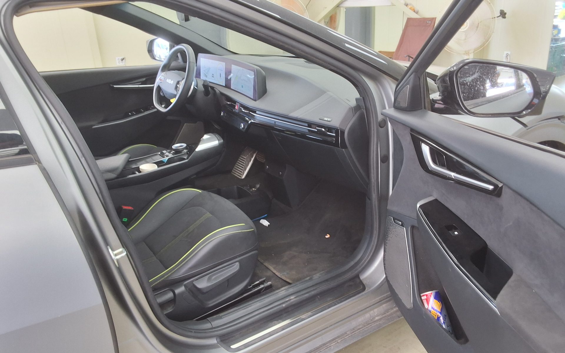 2023 - kia ev6