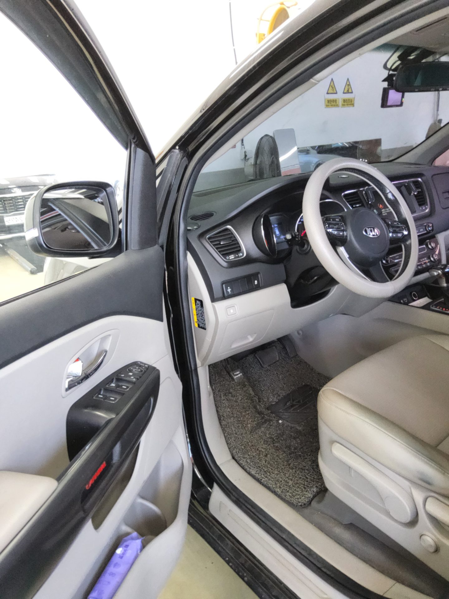 2020 - kia carnival