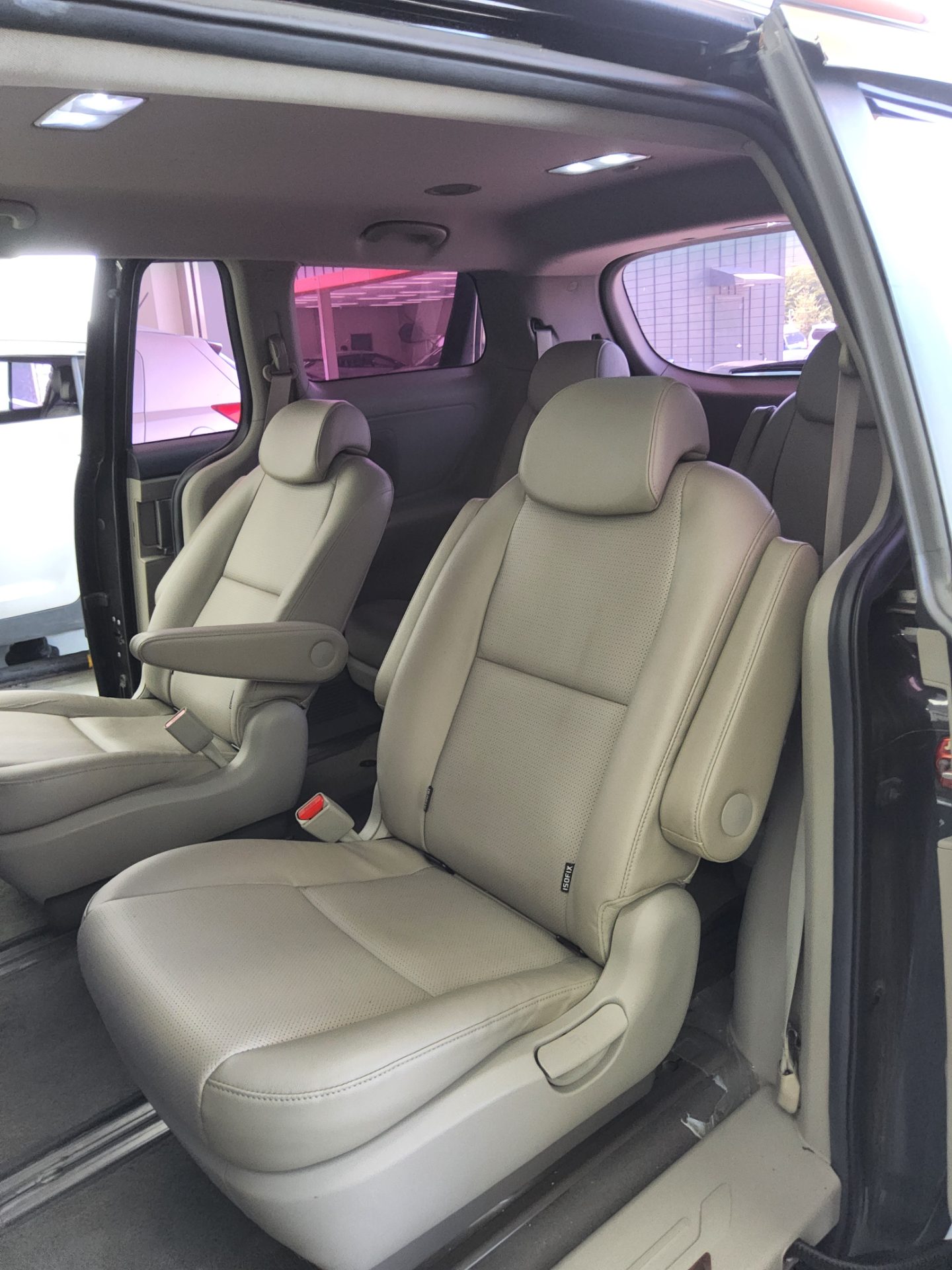 2020 - kia carnival