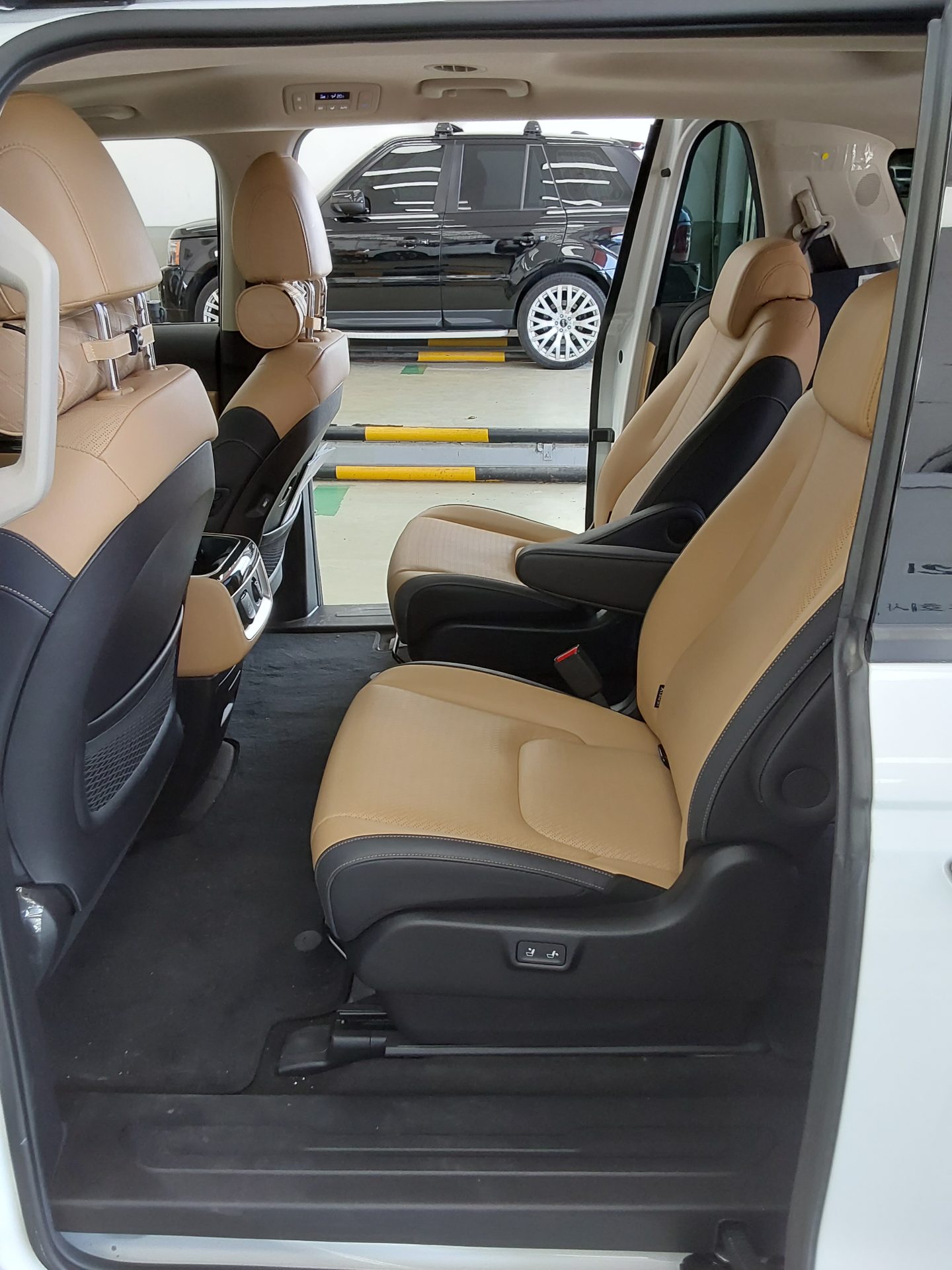 2023 - kia carnival