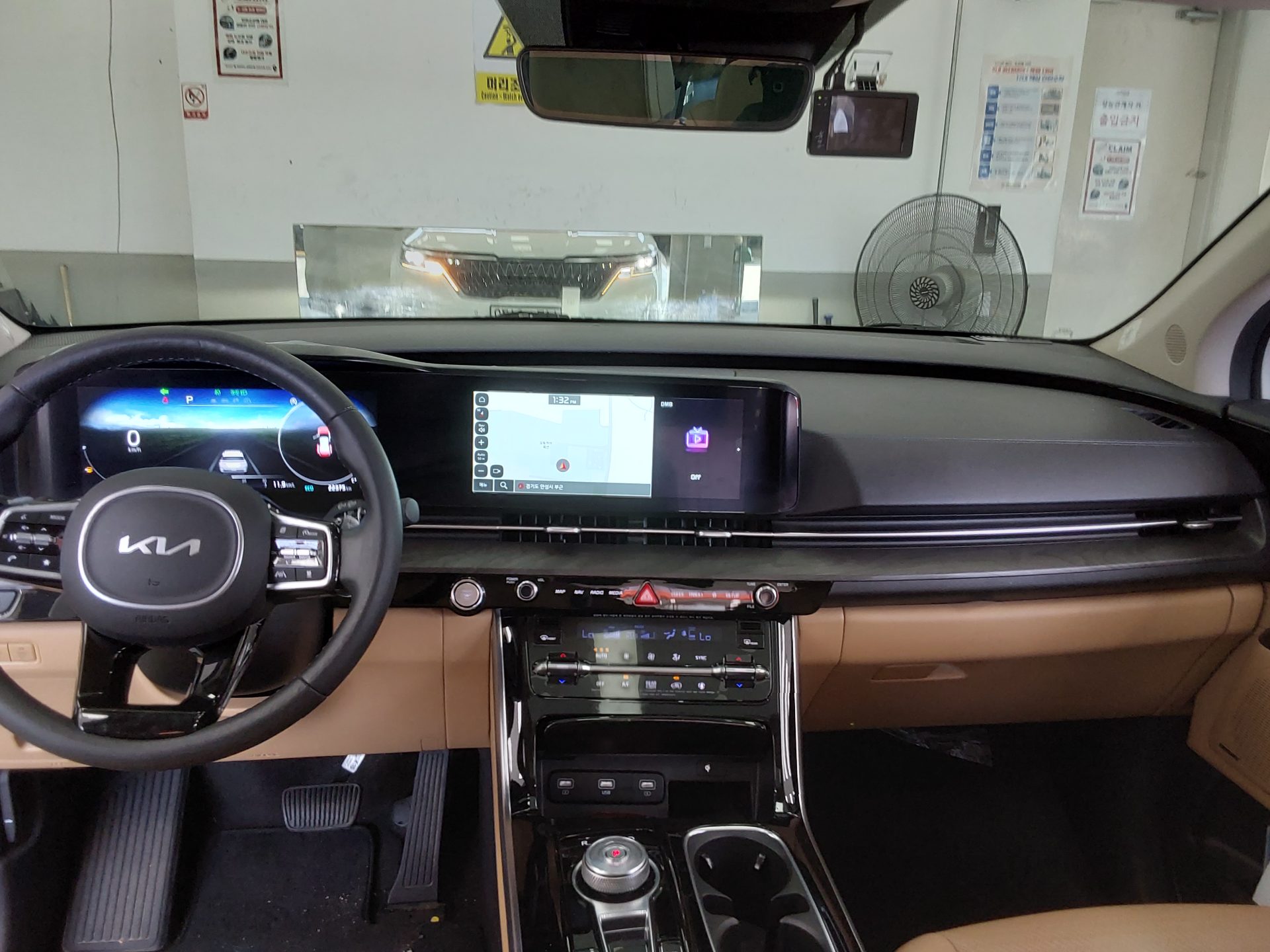 2023 - kia carnival