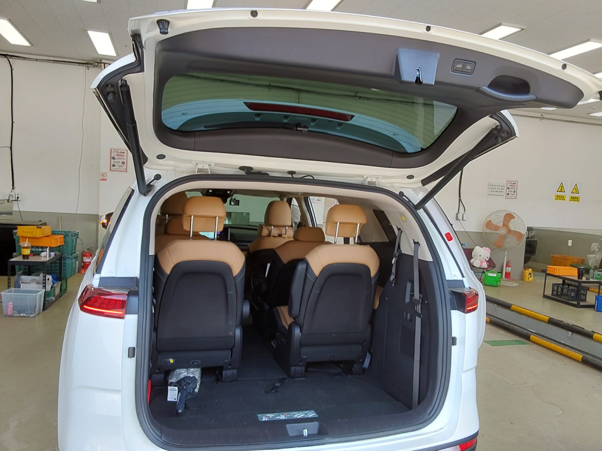 2023 - kia carnival