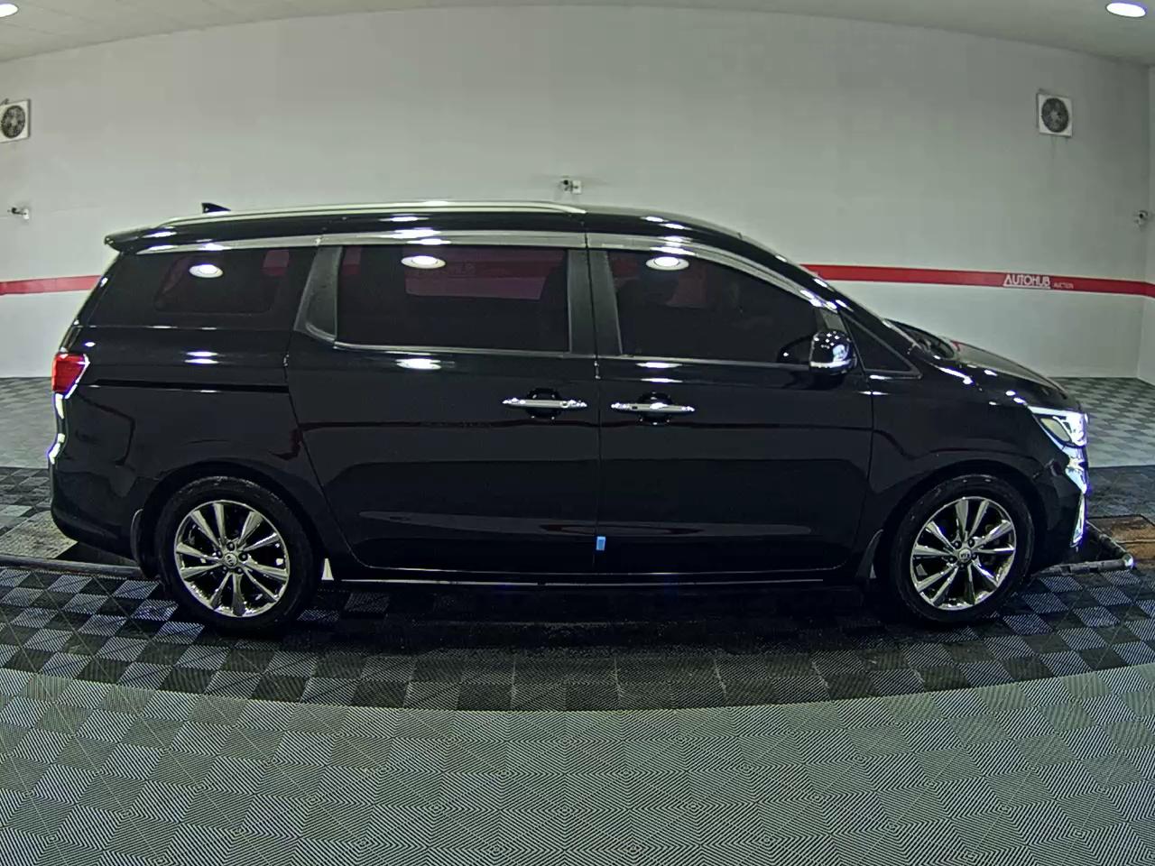 2020 - kia carnival