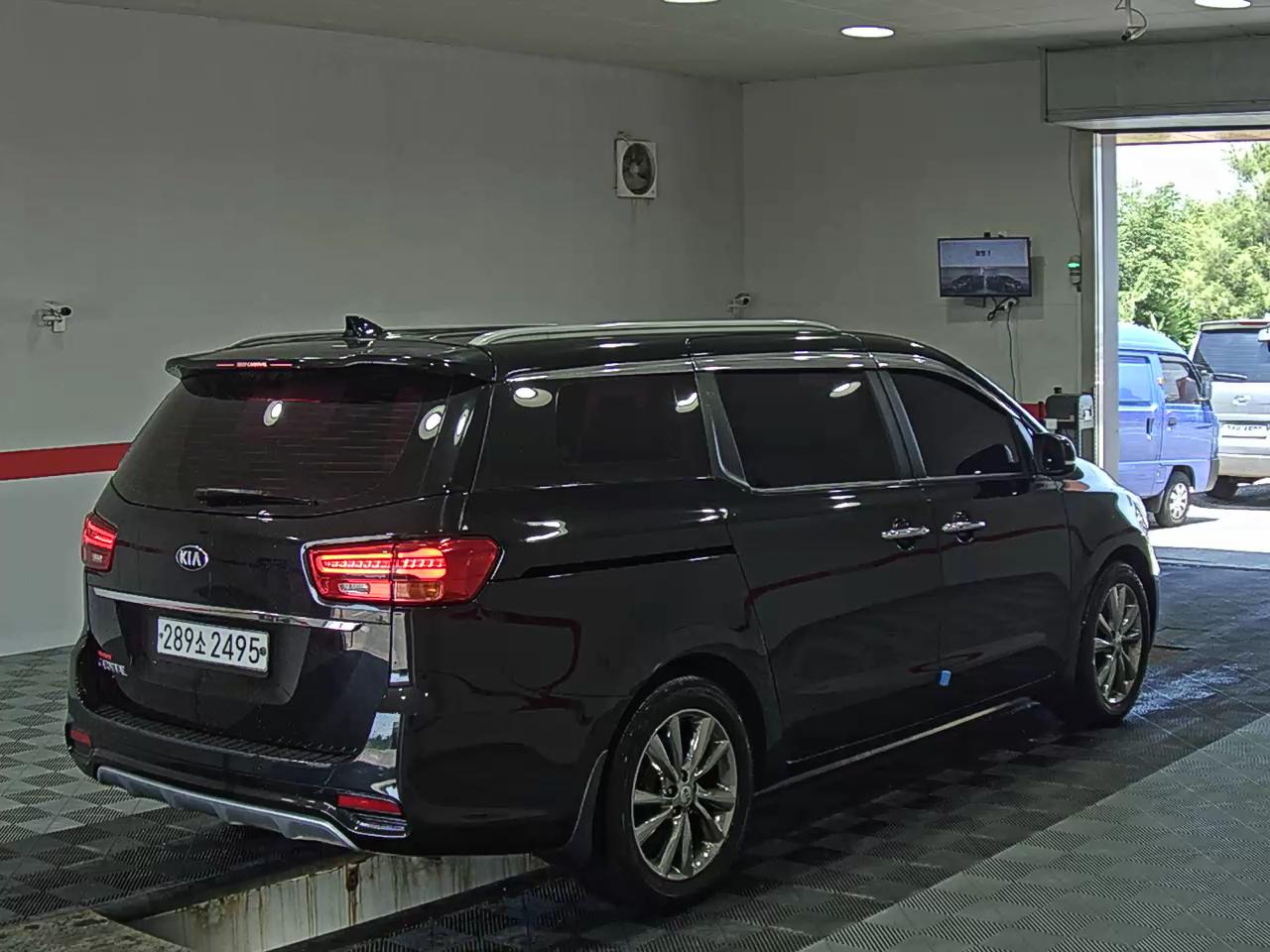 2020 - kia carnival