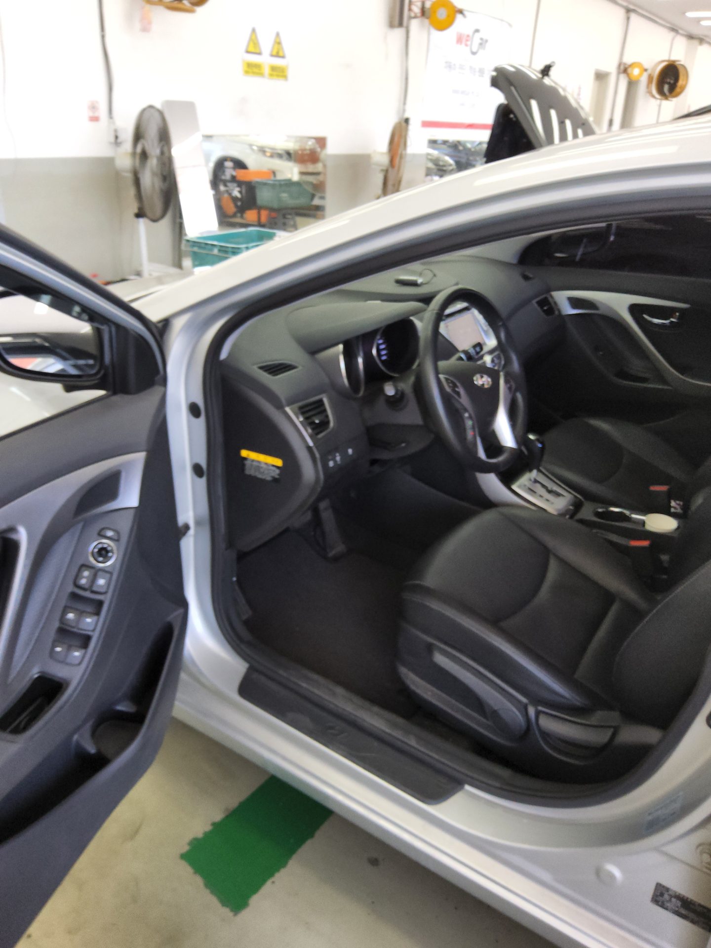 2012 - hyundai avante
