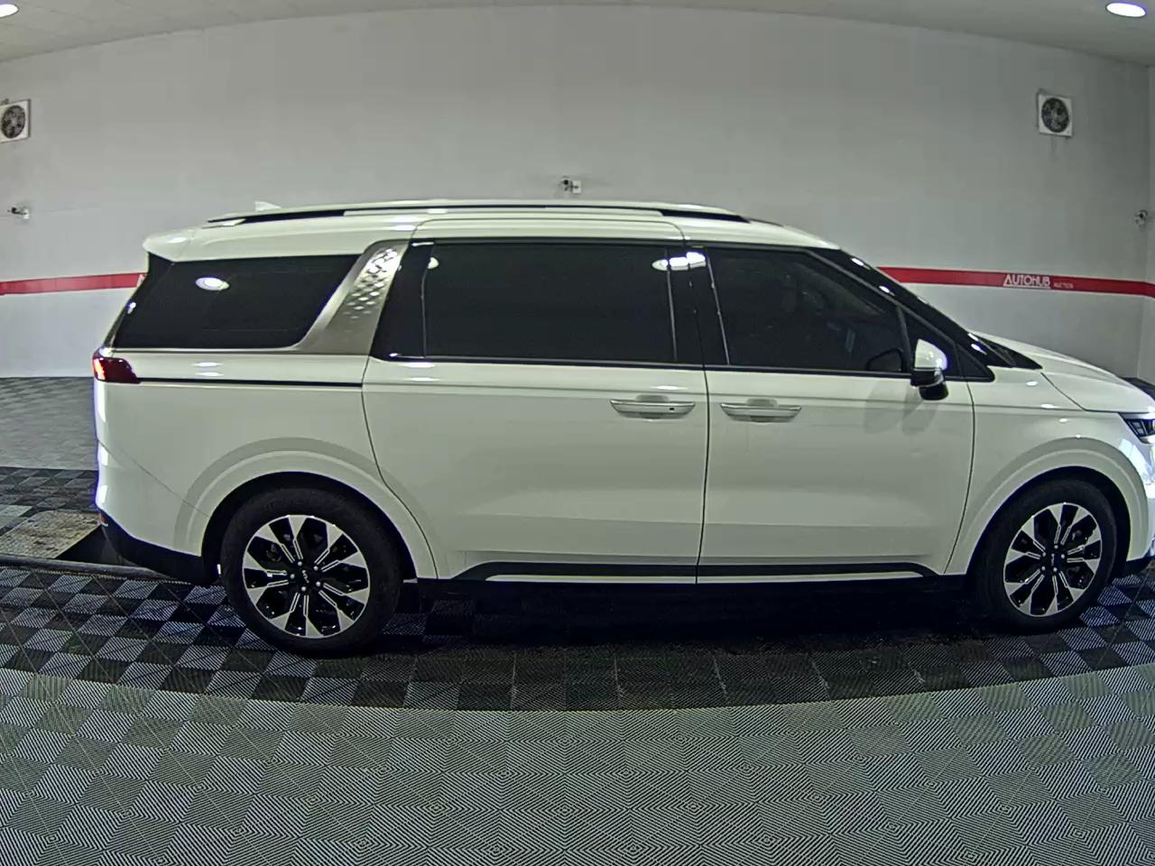 2023 - kia carnival