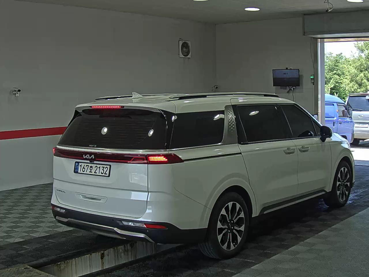 2023 - kia carnival