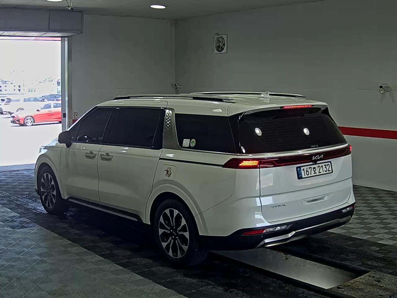 2023 - kia carnival