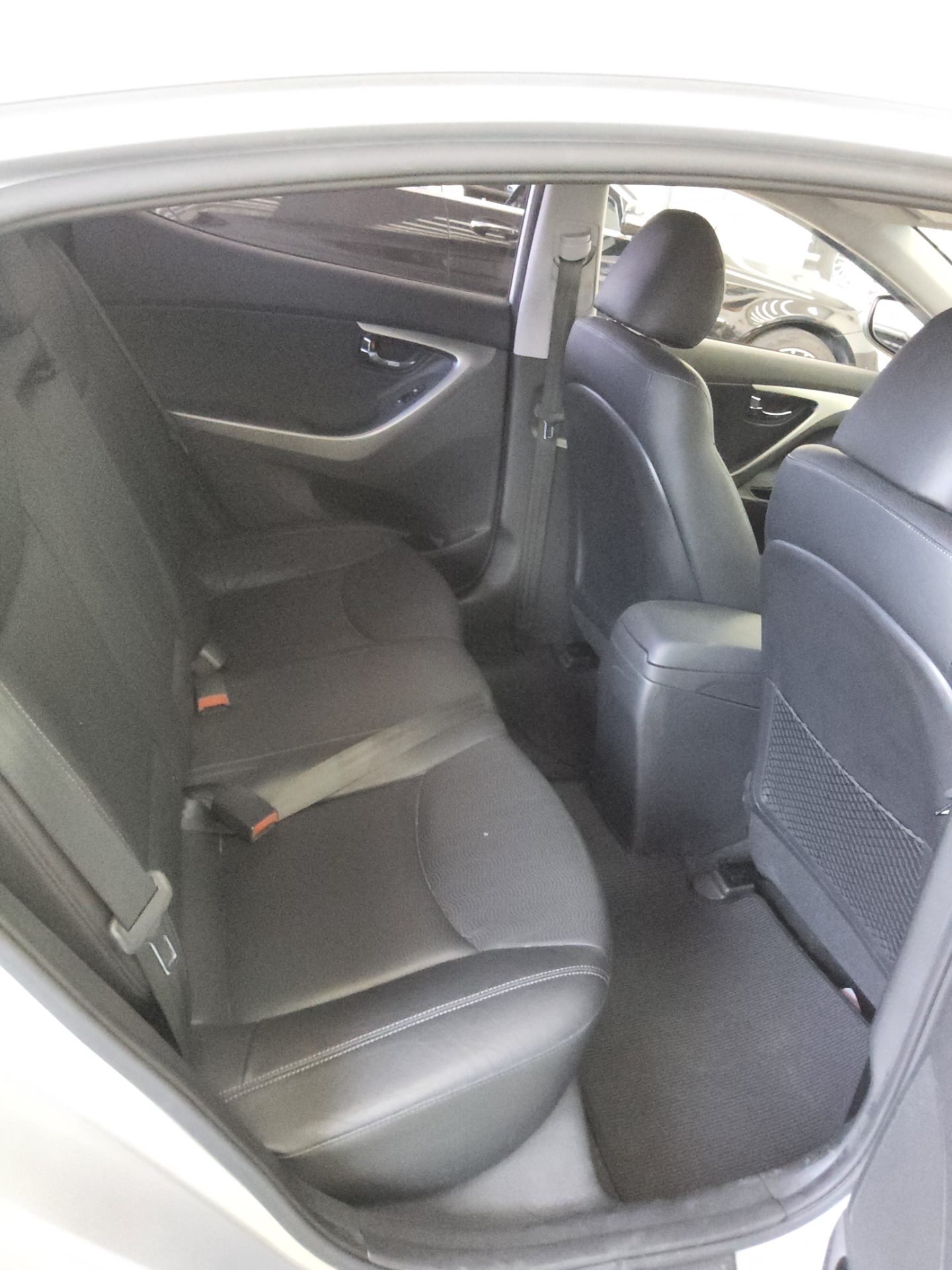 2012 - hyundai avante