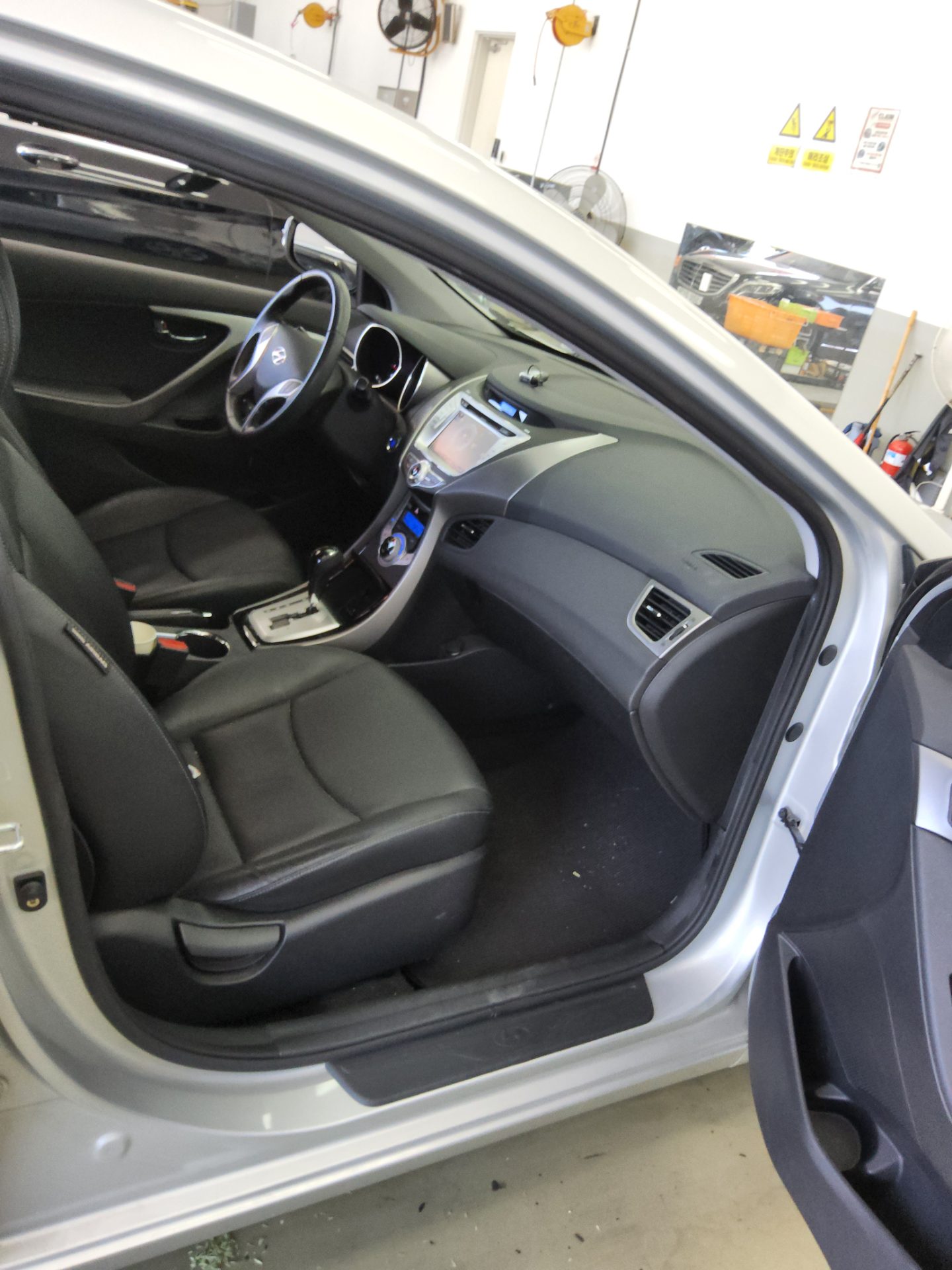 2012 - hyundai avante