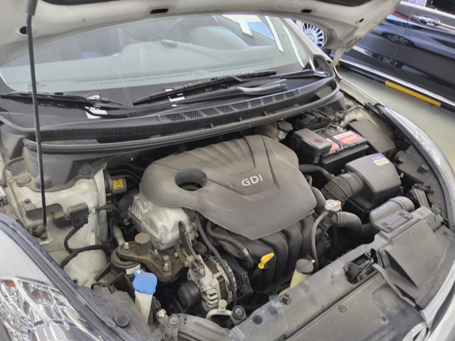2012 - hyundai avante
