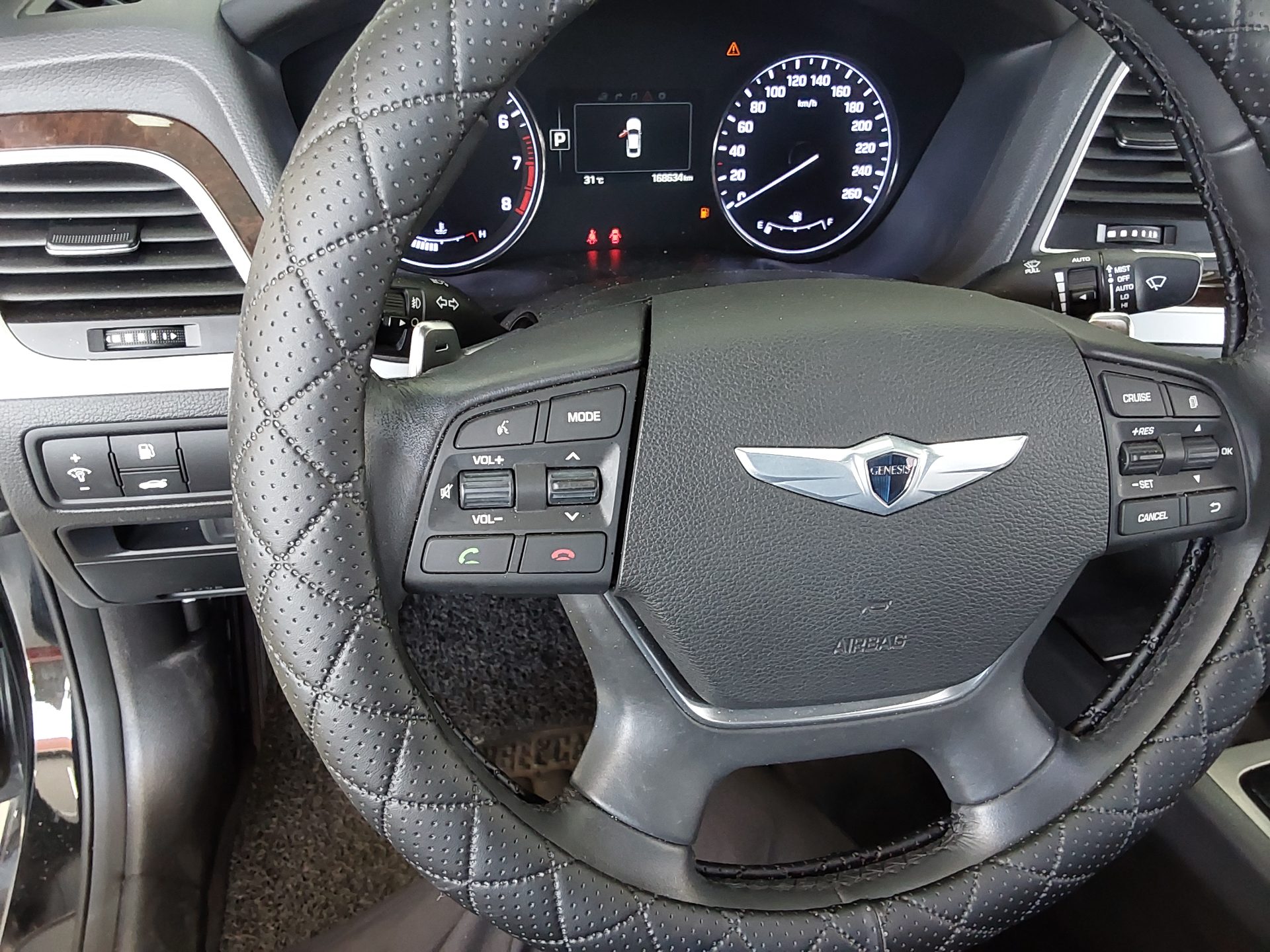 2016 - hyundai g330