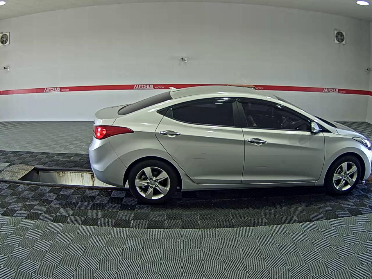 2012 - hyundai avante