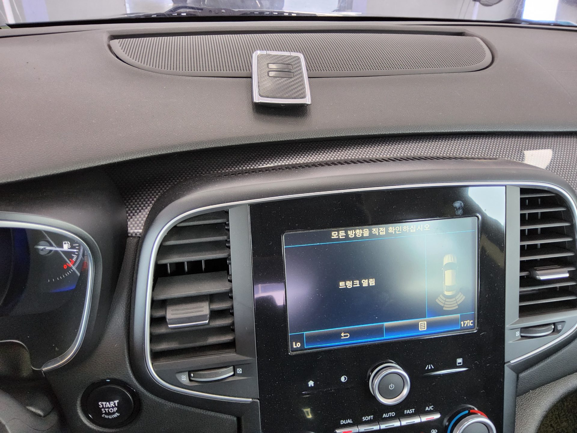 2016 - renault sm6