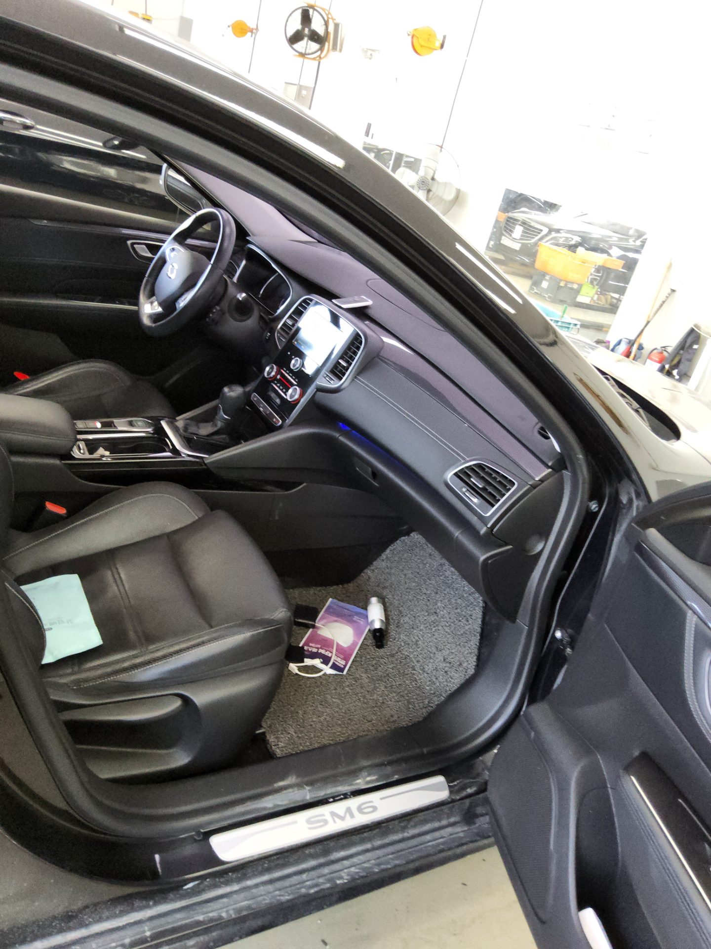 2016 - renault sm6