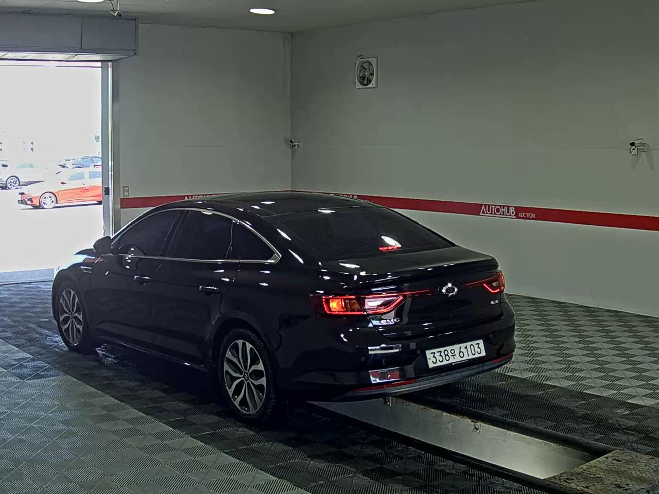 2016 - renault sm6