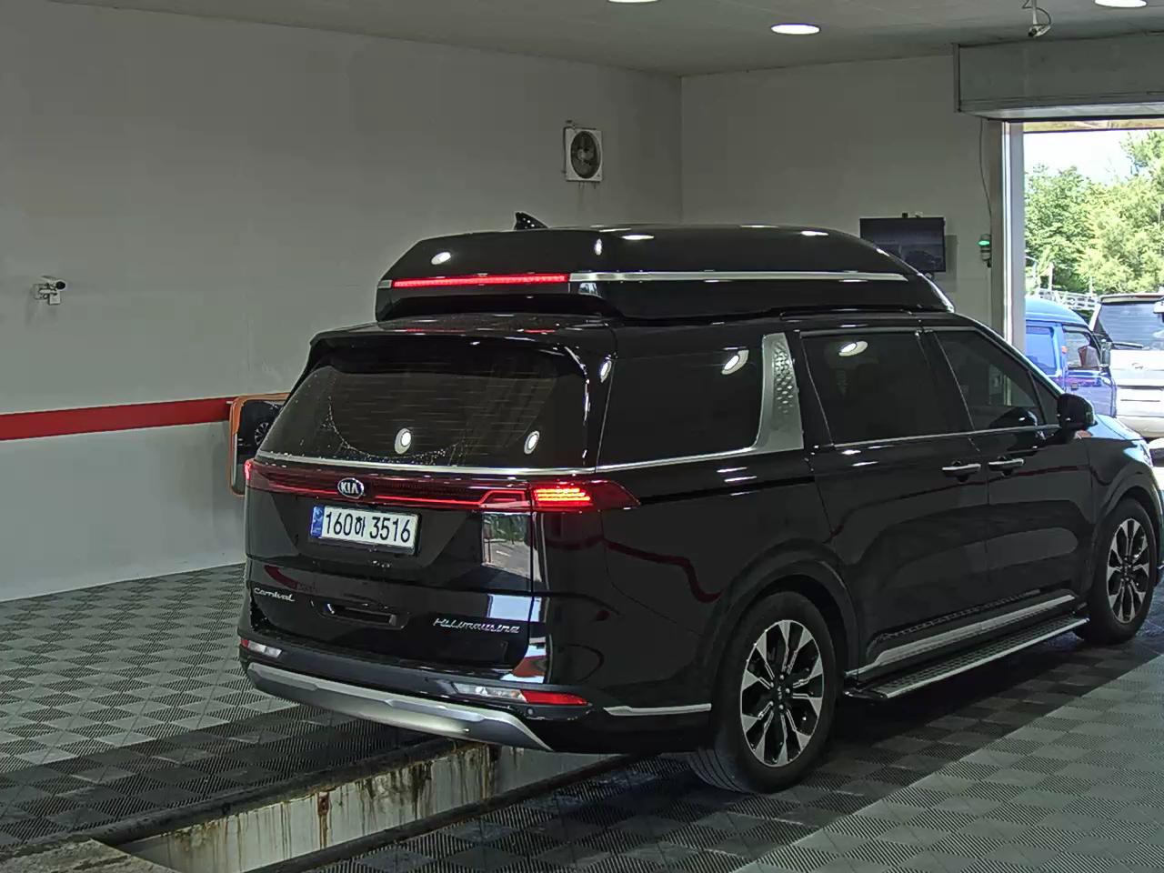 2021 - kia carnival
