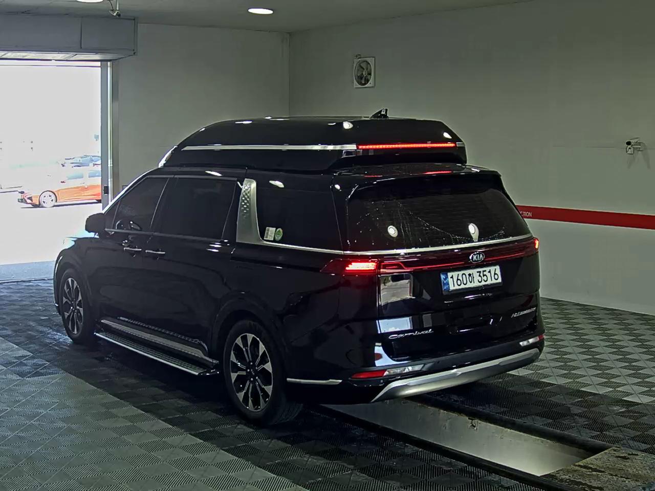 2021 - kia carnival