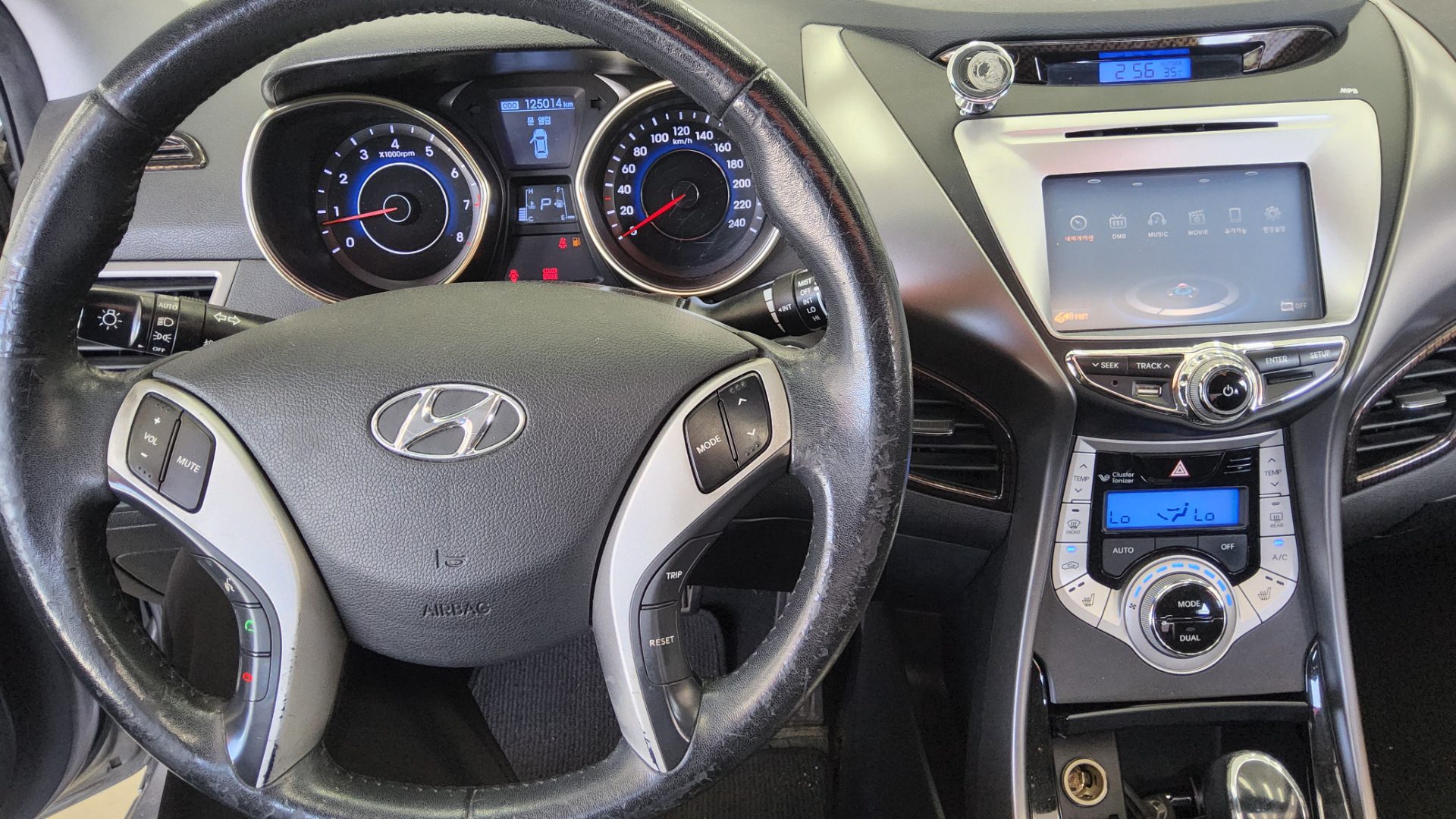 2011 - hyundai avante