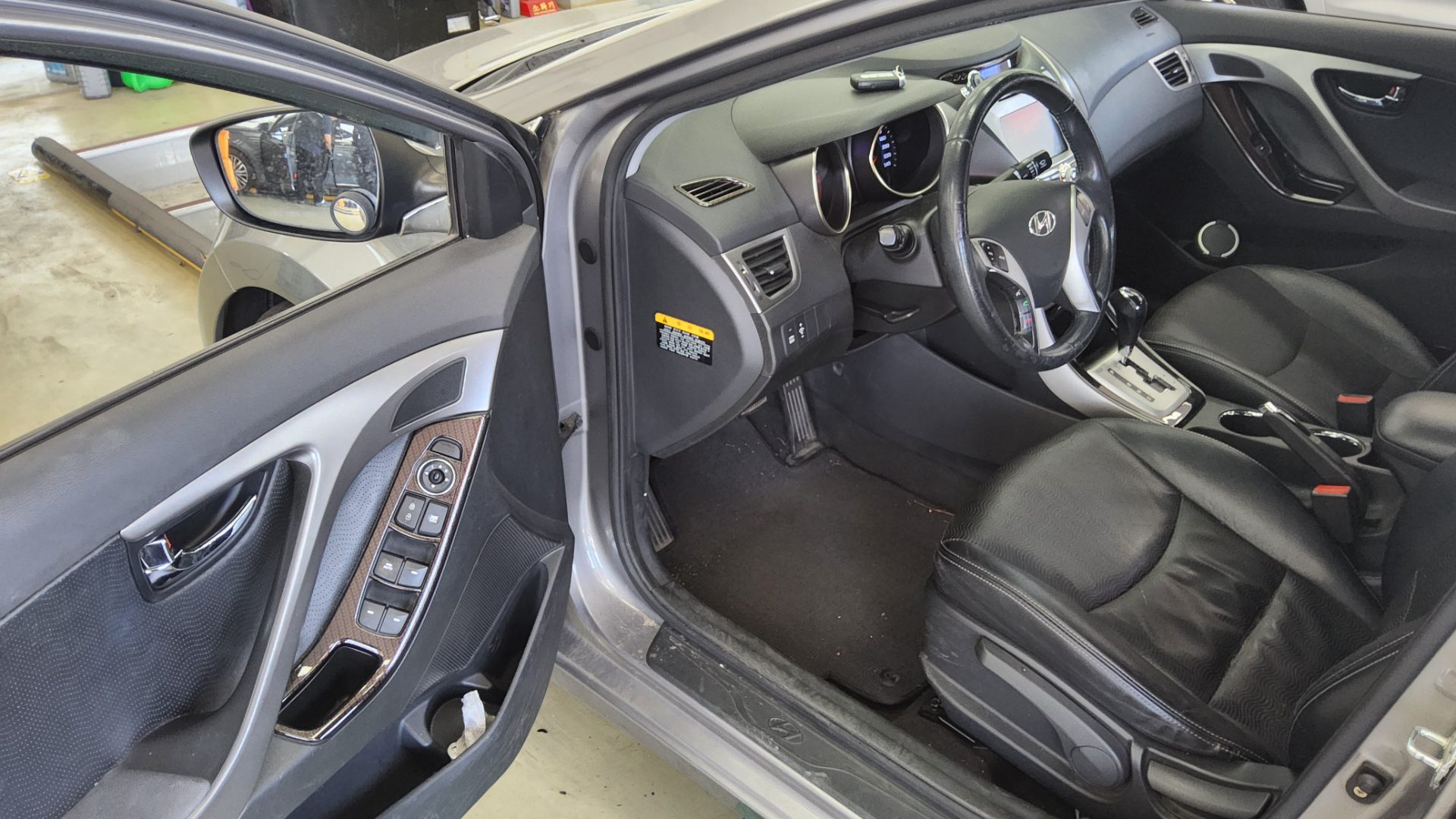 2011 - hyundai avante