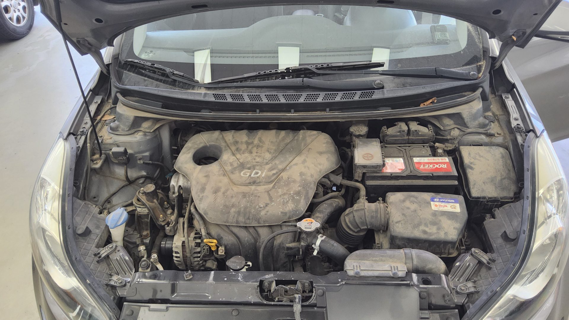 2011 - hyundai avante